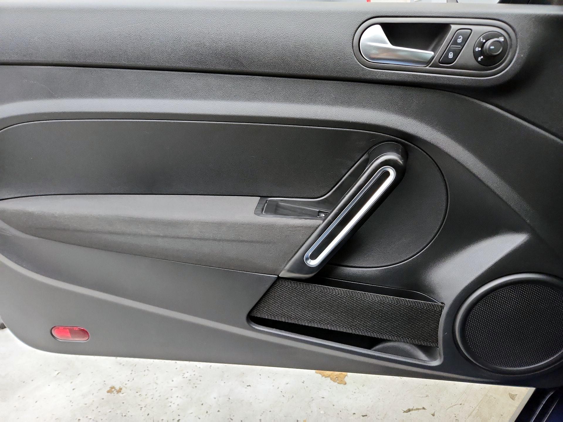 Thumbnail: 2019 Volkswagen Beetle - 12