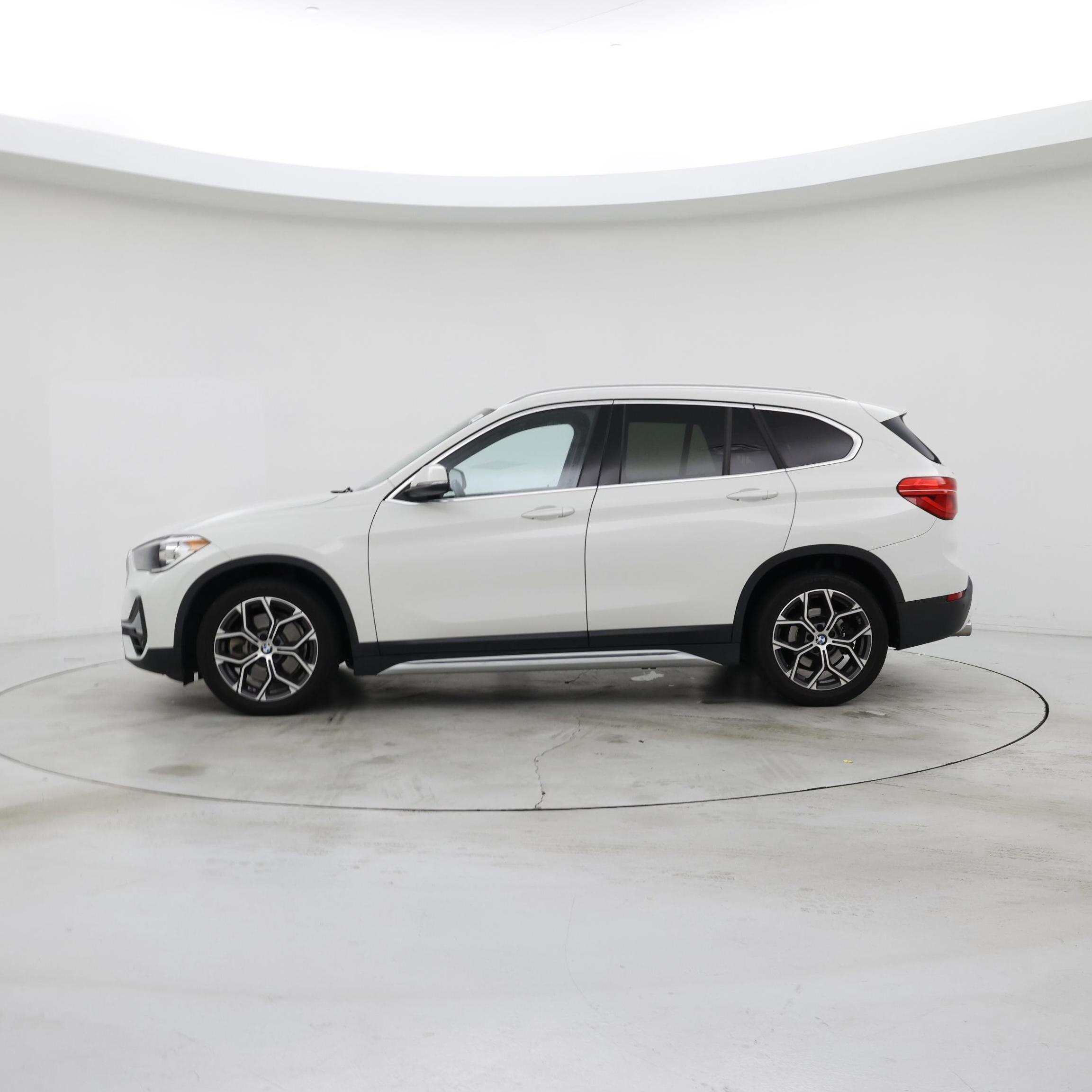 Thumbnail: 2020 BMW X1 - 3
