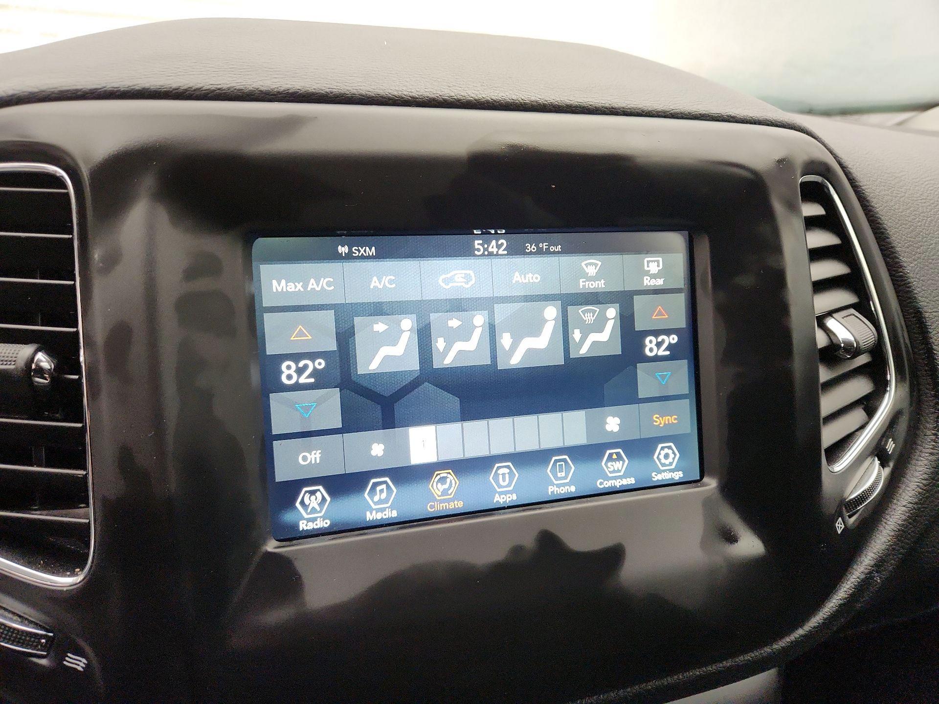 Thumbnail: 2019 Jeep Compass - 16