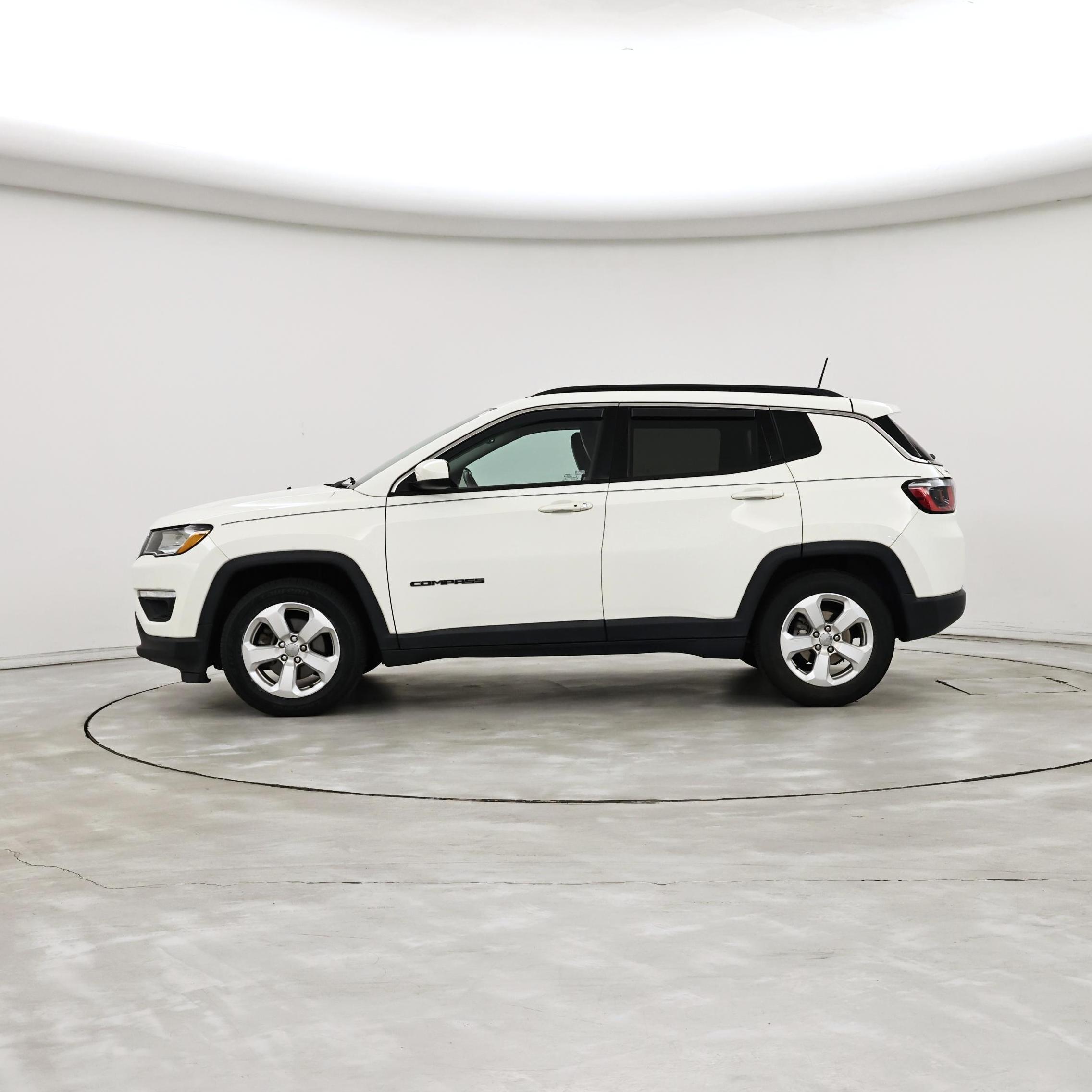 Thumbnail: 2019 Jeep Compass - 3