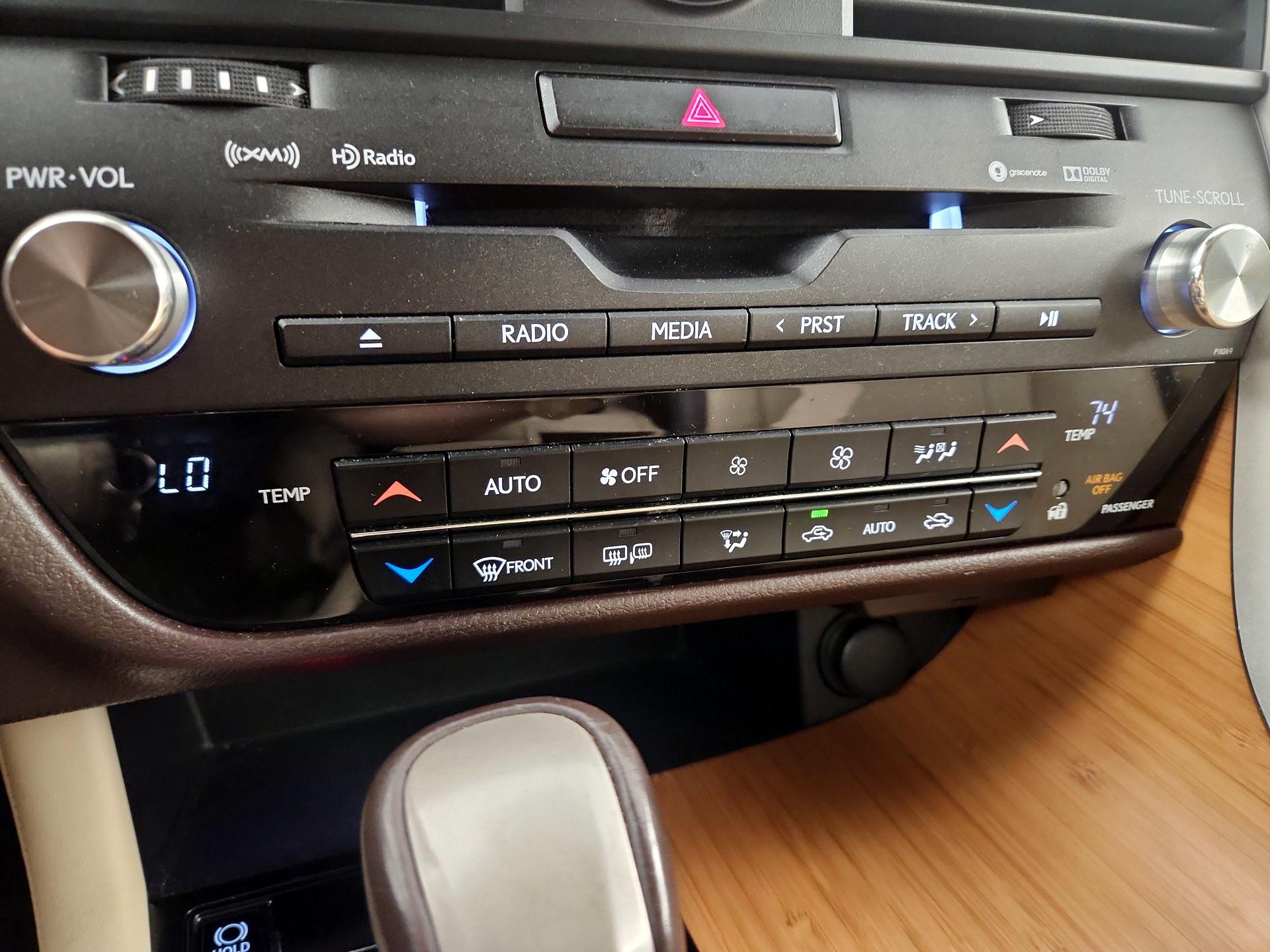 Thumbnail: 2016 Lexus RX - 17