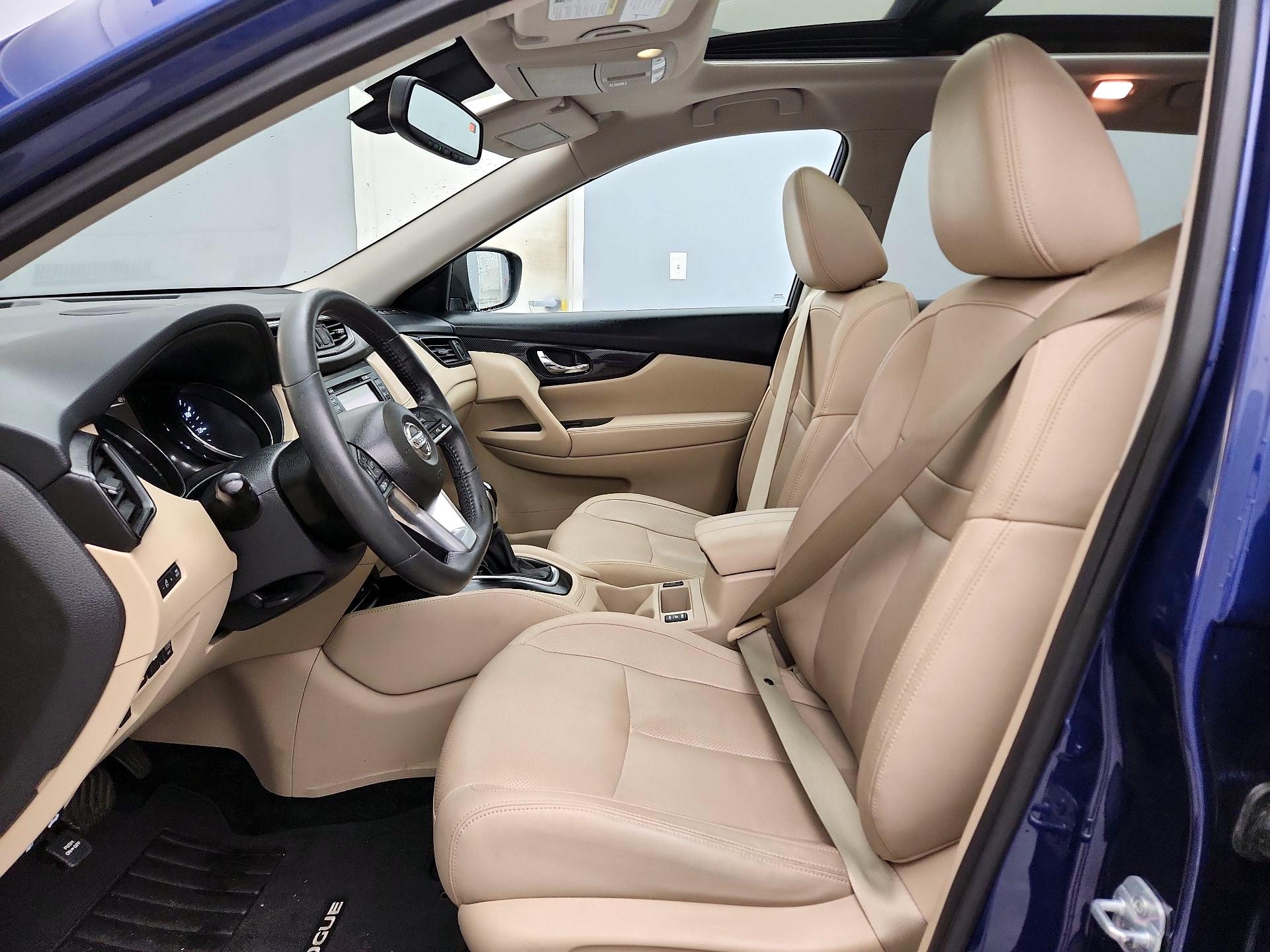 Thumbnail: 2017 Nissan Rogue - 11