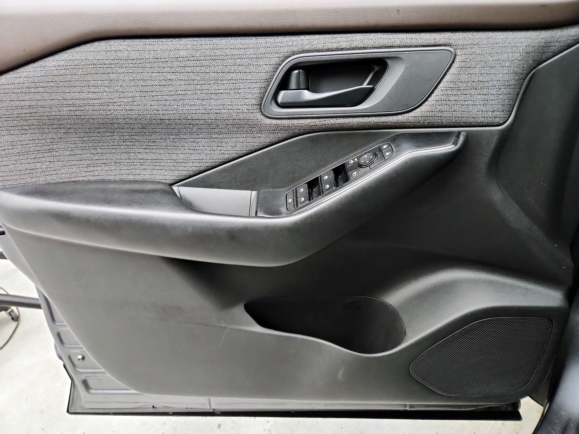 Thumbnail: 2023 Nissan Rogue - 12