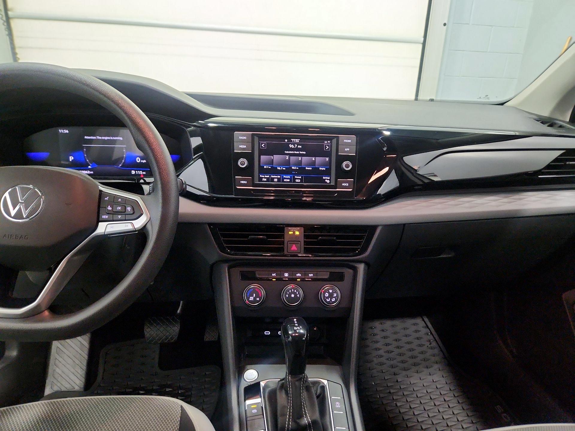 Thumbnail: 2022 Volkswagen Taos - 9