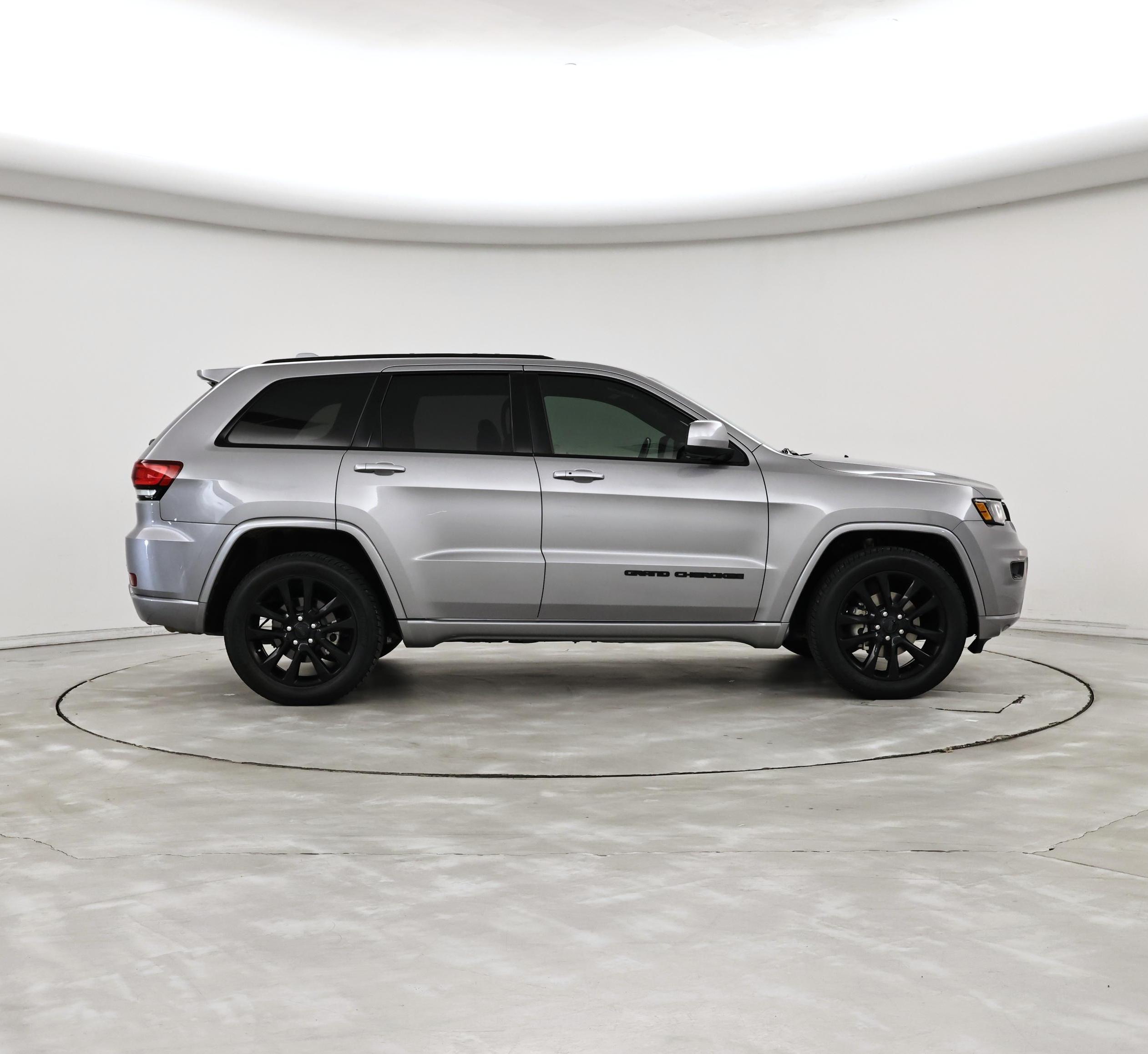 Thumbnail: 2020 Jeep Grand Cherokee - 7