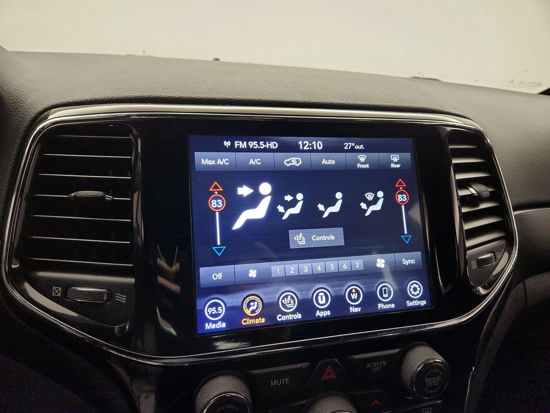 Thumbnail: 2020 Jeep Grand Cherokee - 17