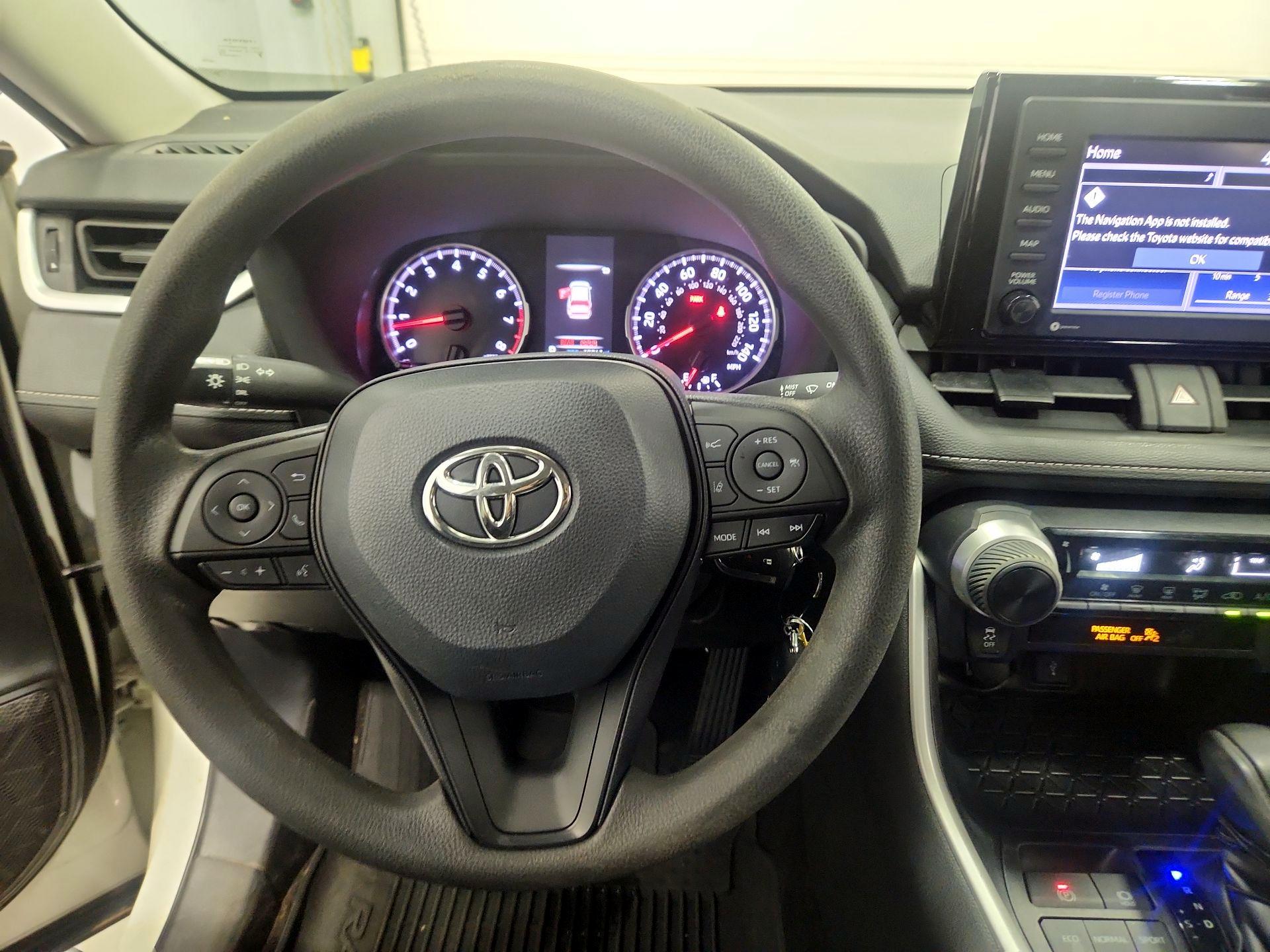 Thumbnail: 2022 Toyota RAV4 - 10