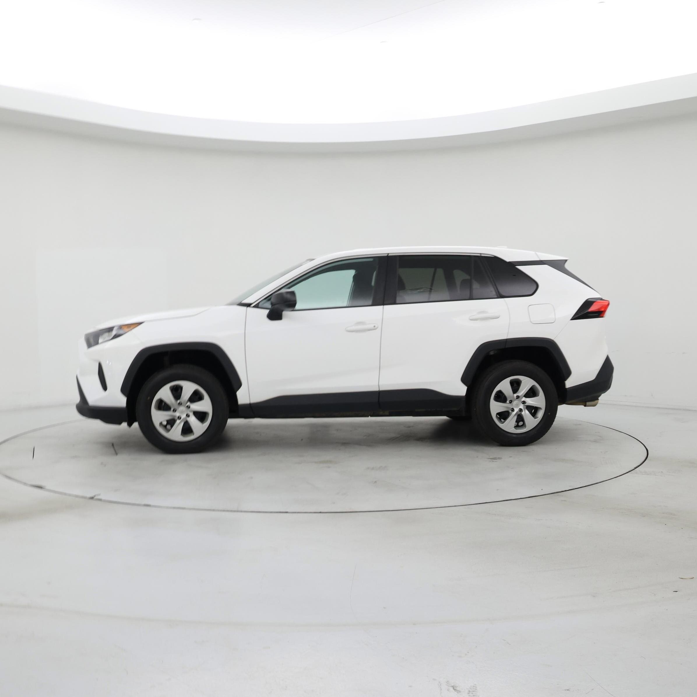 Thumbnail: 2022 Toyota RAV4 - 3