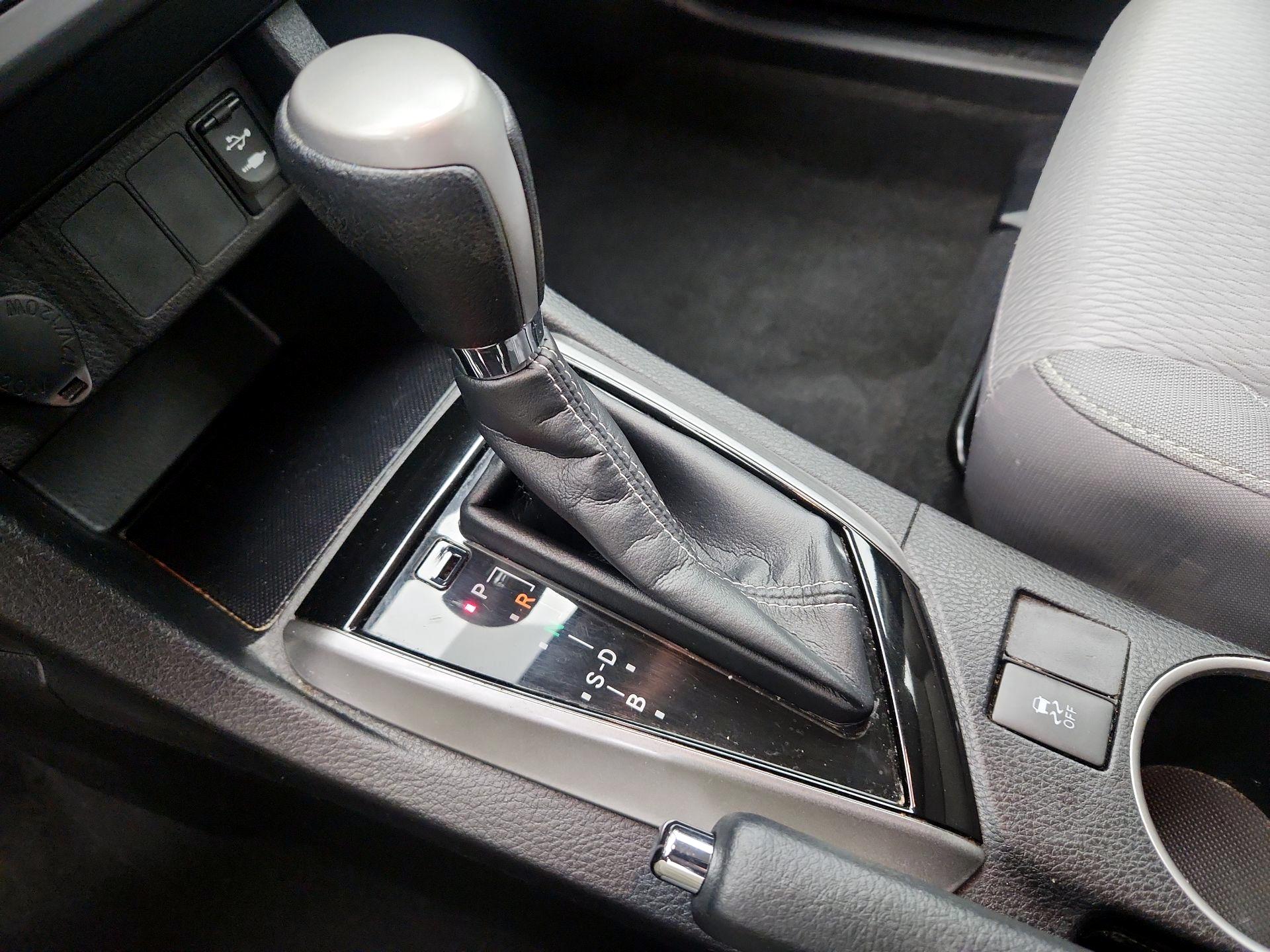 Thumbnail: 2015 Toyota Corolla - 17