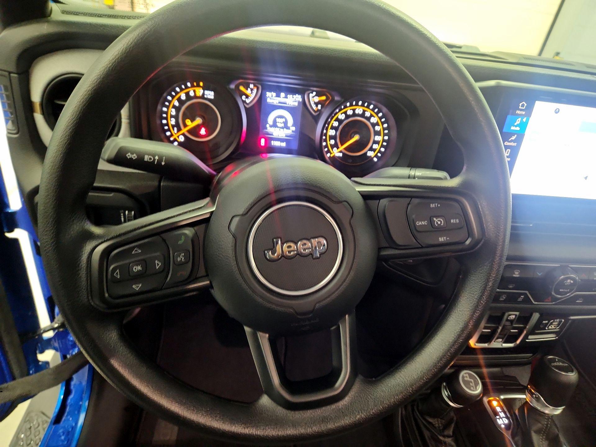 Thumbnail: 2025 Jeep Gladiator - 10