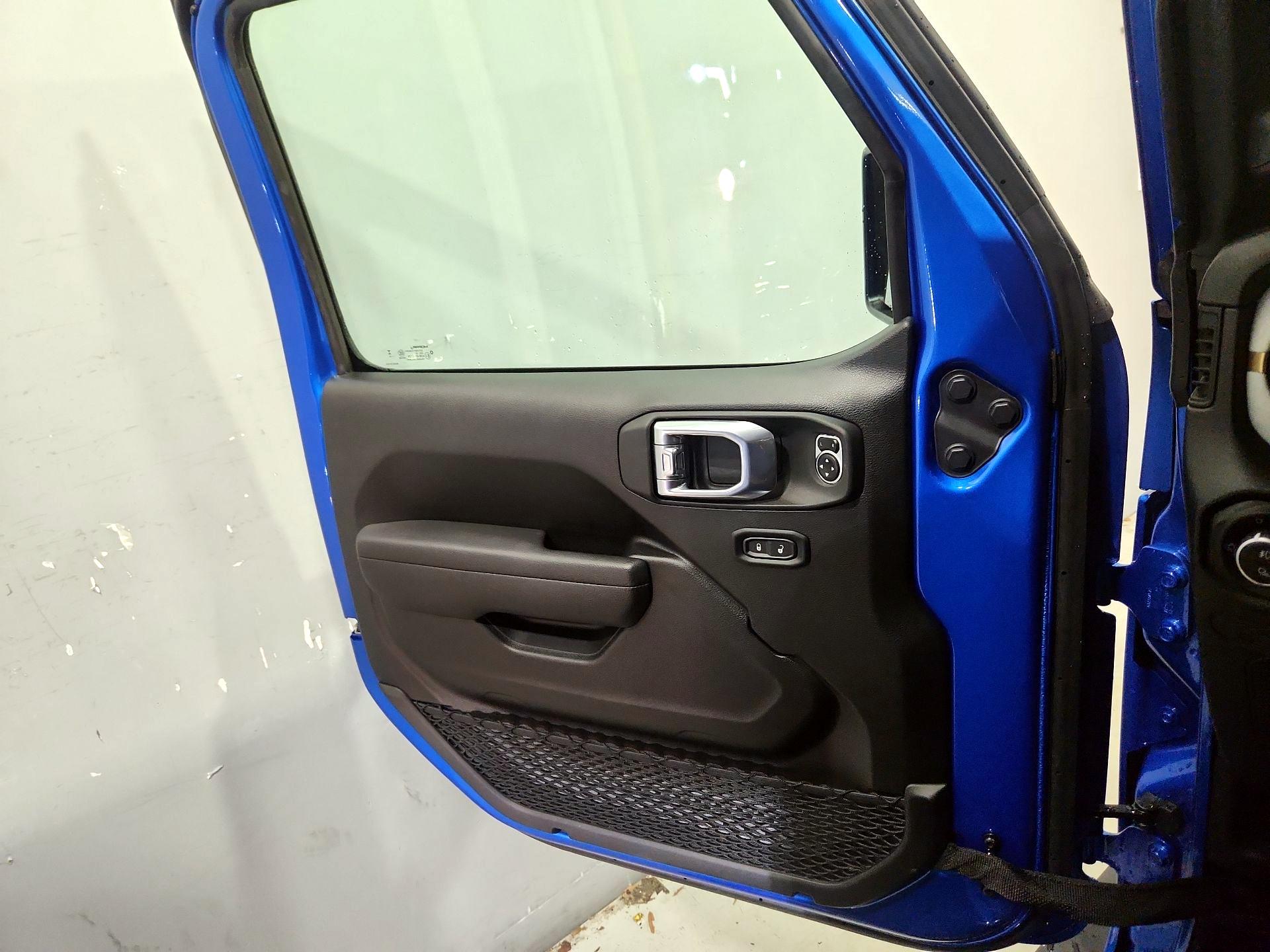 Thumbnail: 2025 Jeep Gladiator - 12