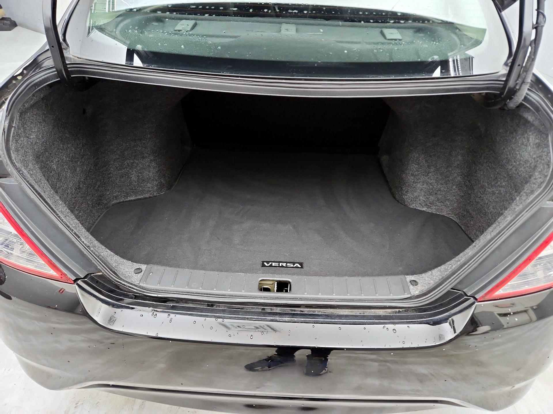 Thumbnail: 2018 Nissan Versa - 19