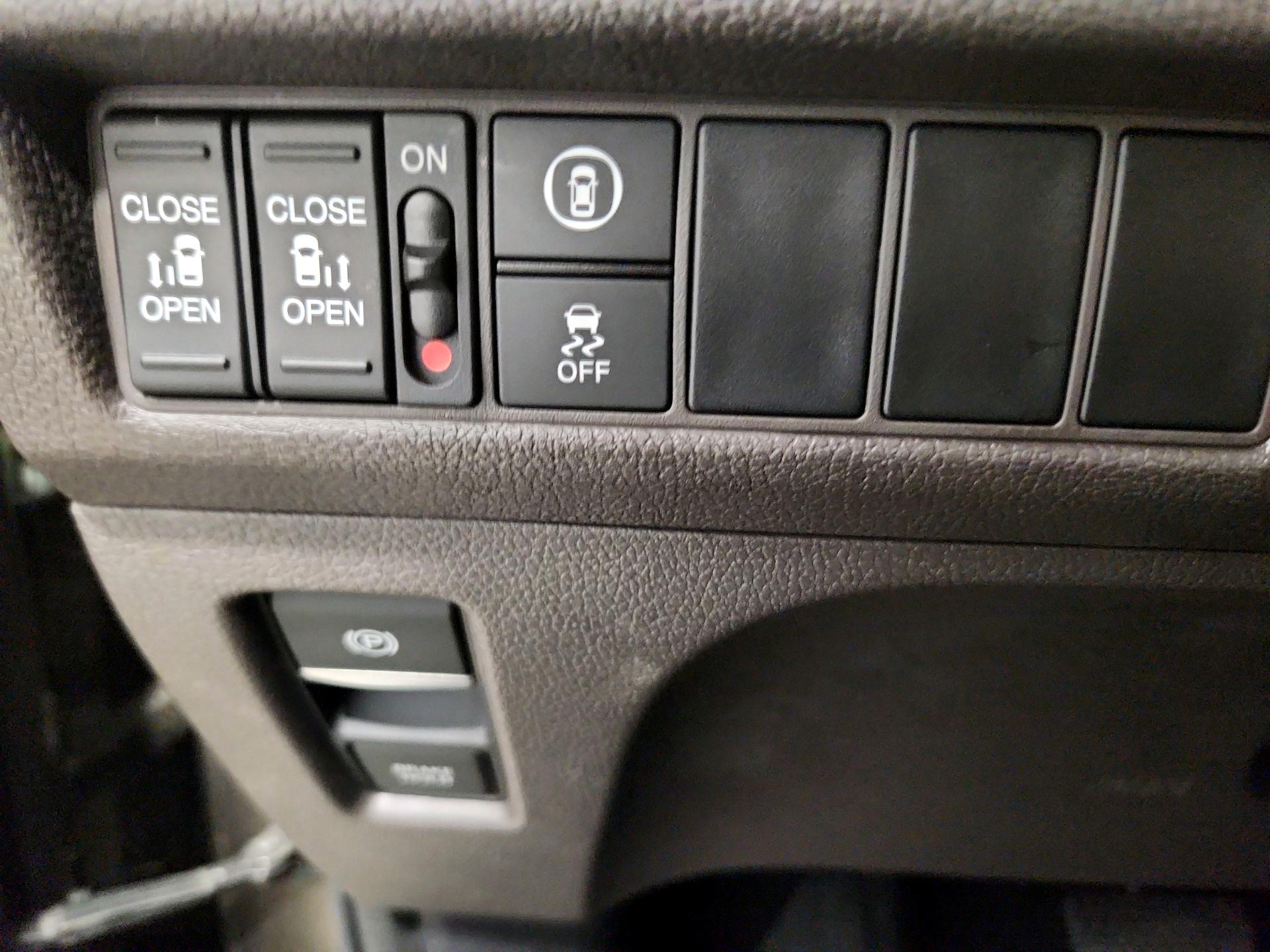 Thumbnail: 2023 Honda Odyssey - 13