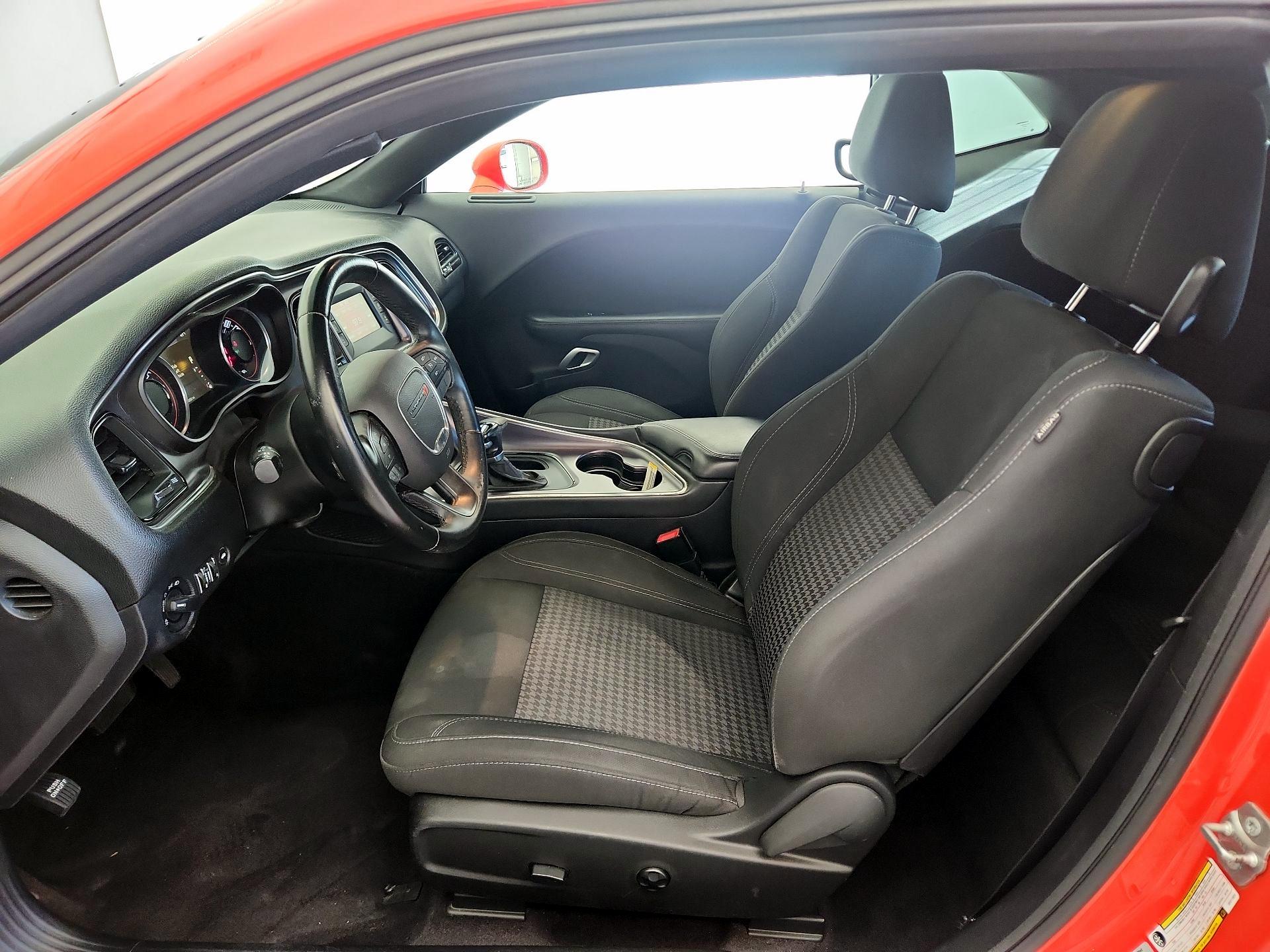 Thumbnail: 2016 Dodge Challenger - 11