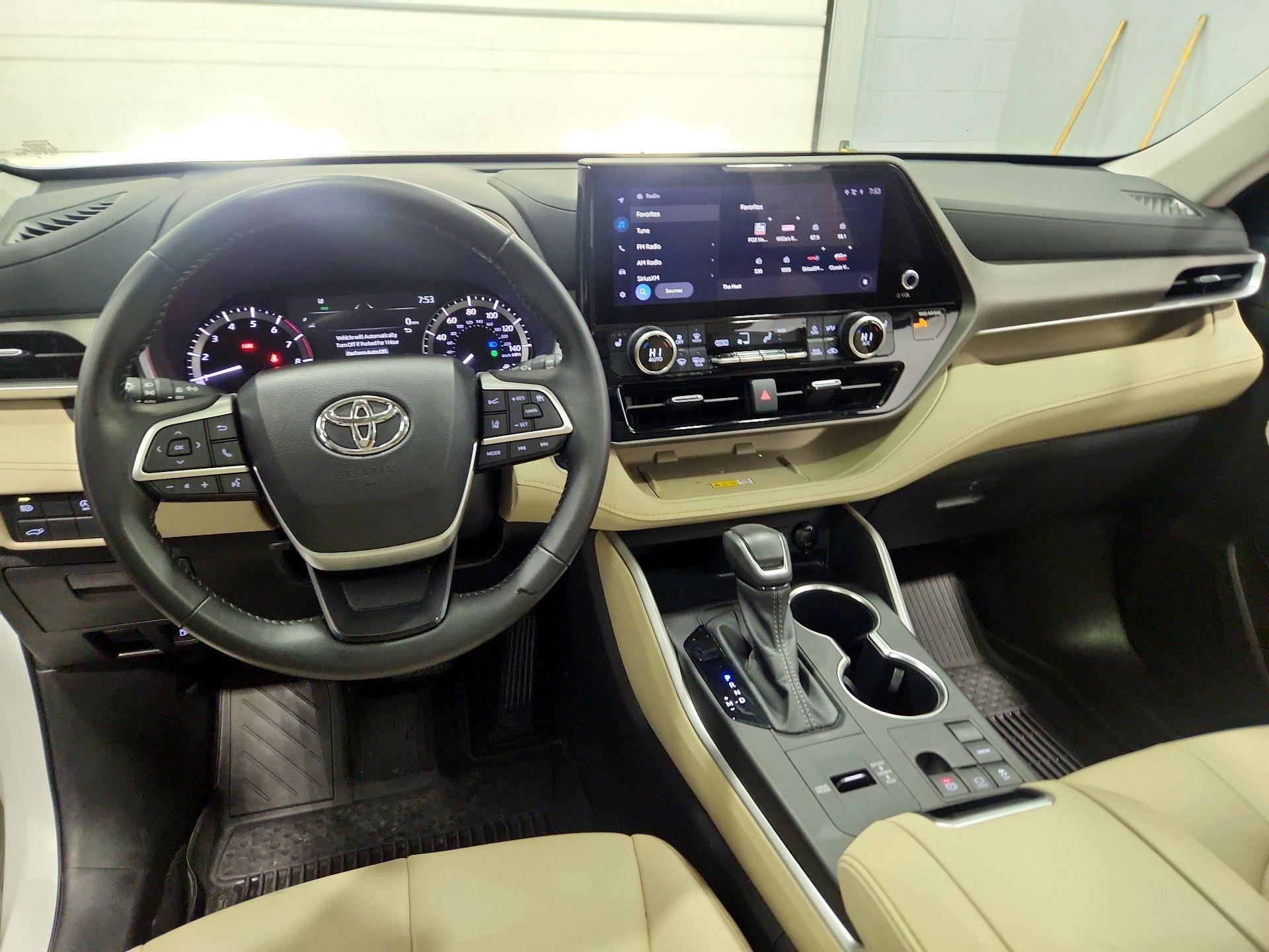 Thumbnail: 2024 Toyota Highlander - 9