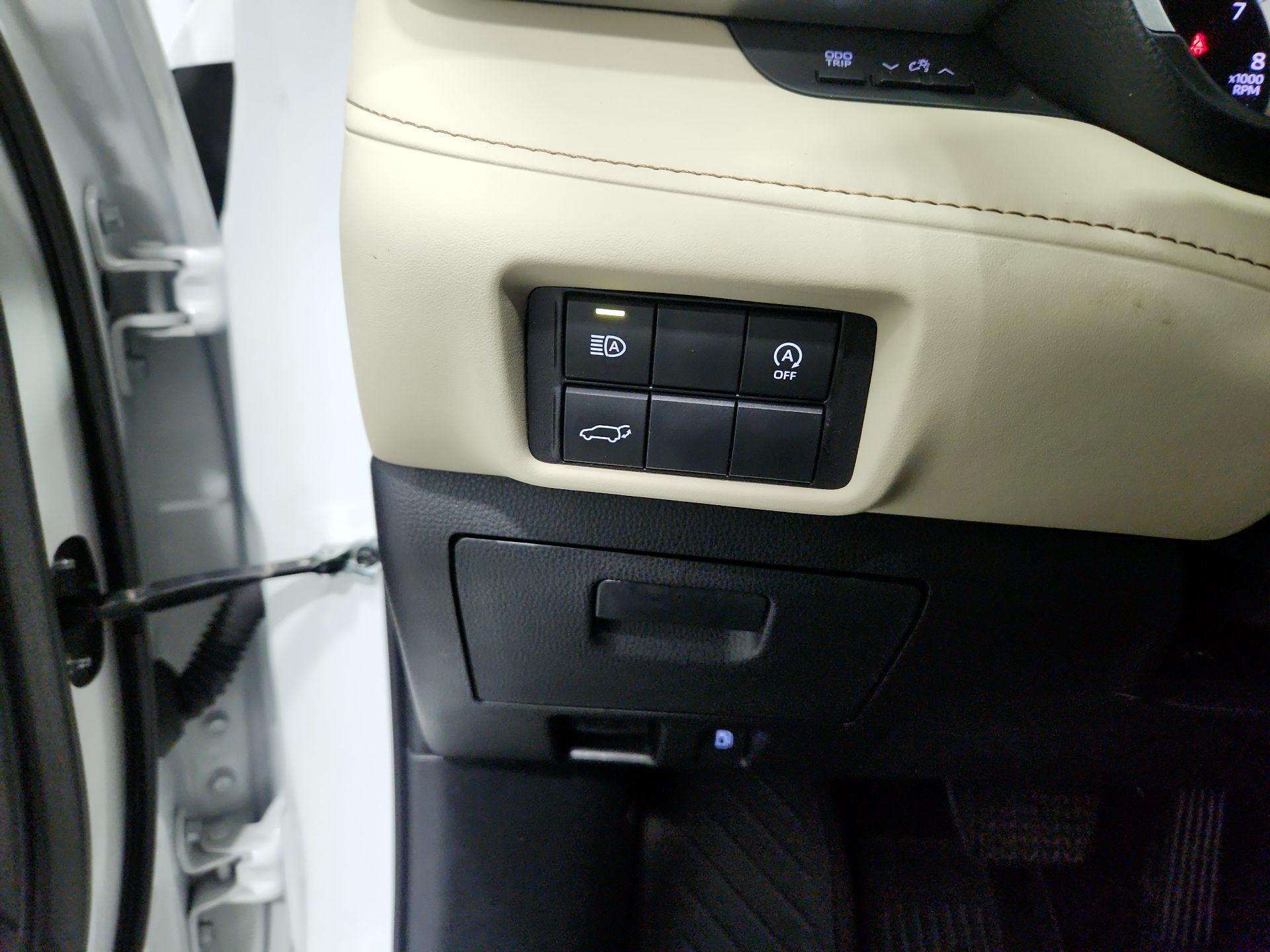 Thumbnail: 2024 Toyota Highlander - 13