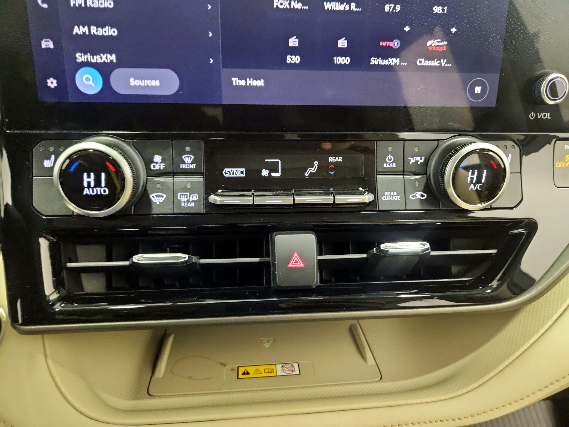 Thumbnail: 2024 Toyota Highlander - 17