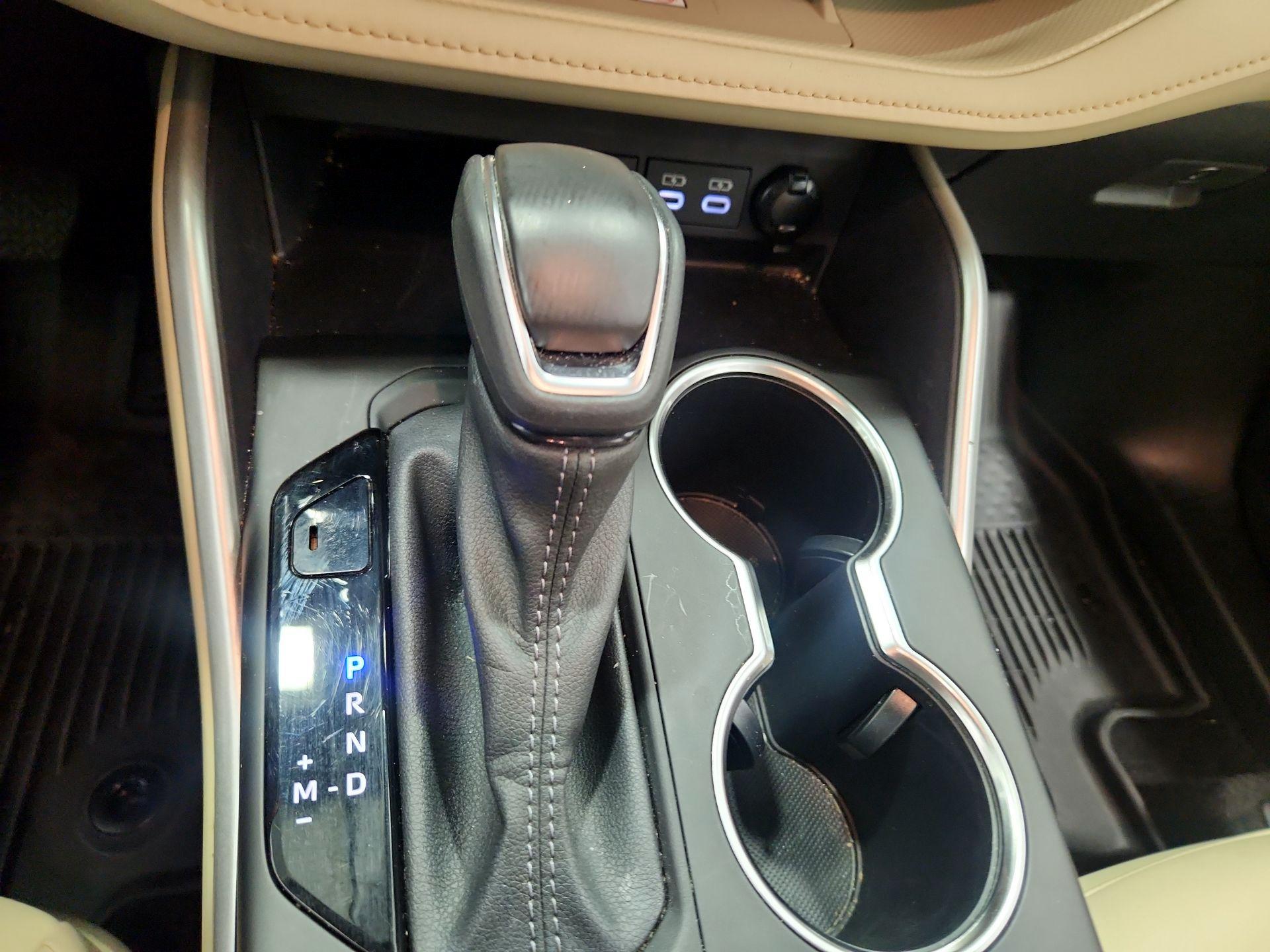 Thumbnail: 2024 Toyota Highlander - 18