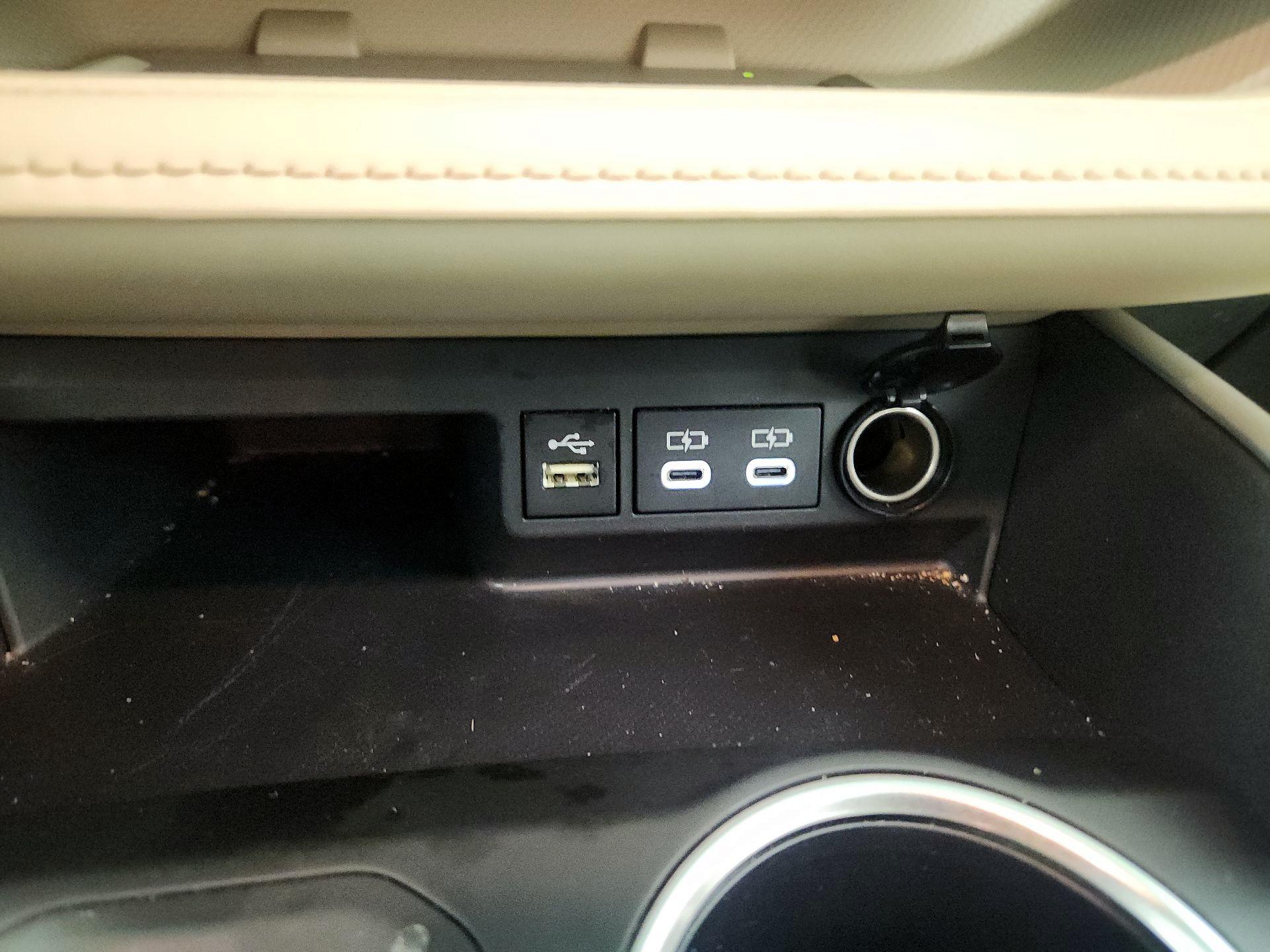 Thumbnail: 2024 Toyota Highlander - 19