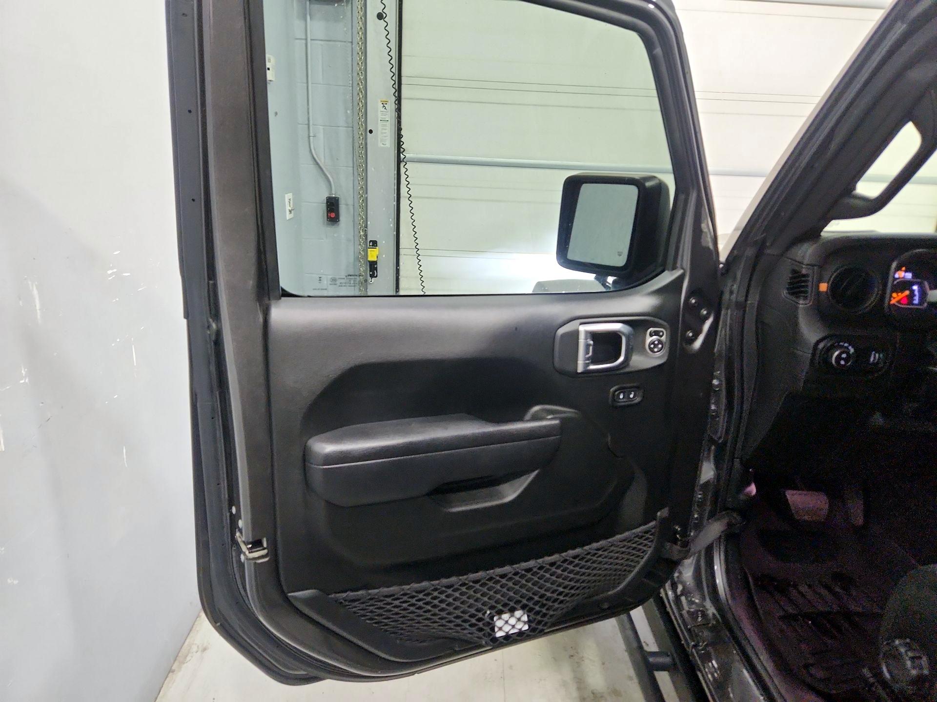 Thumbnail: 2024 Jeep Gladiator - 12