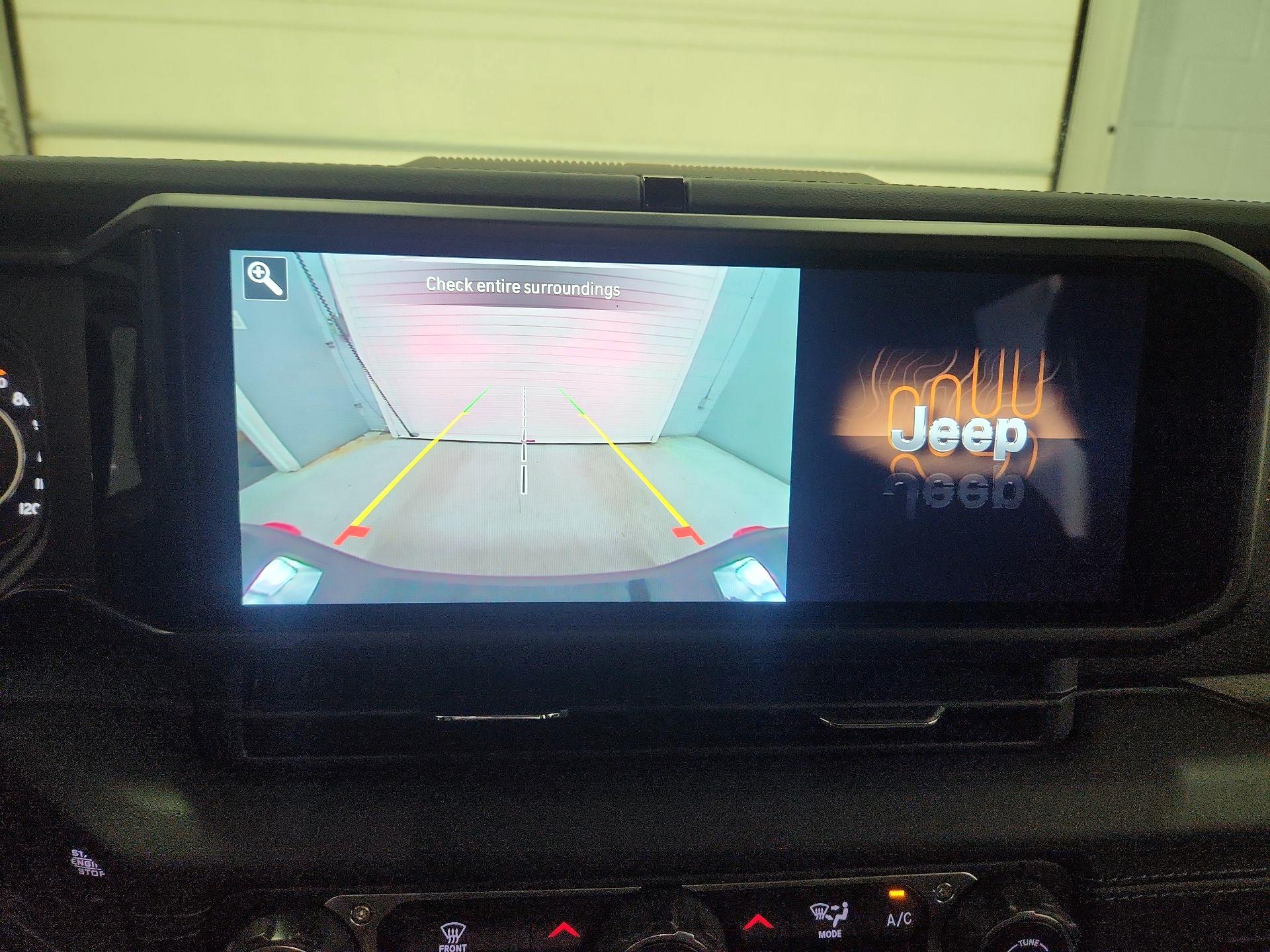 Thumbnail: 2024 Jeep Gladiator - 14