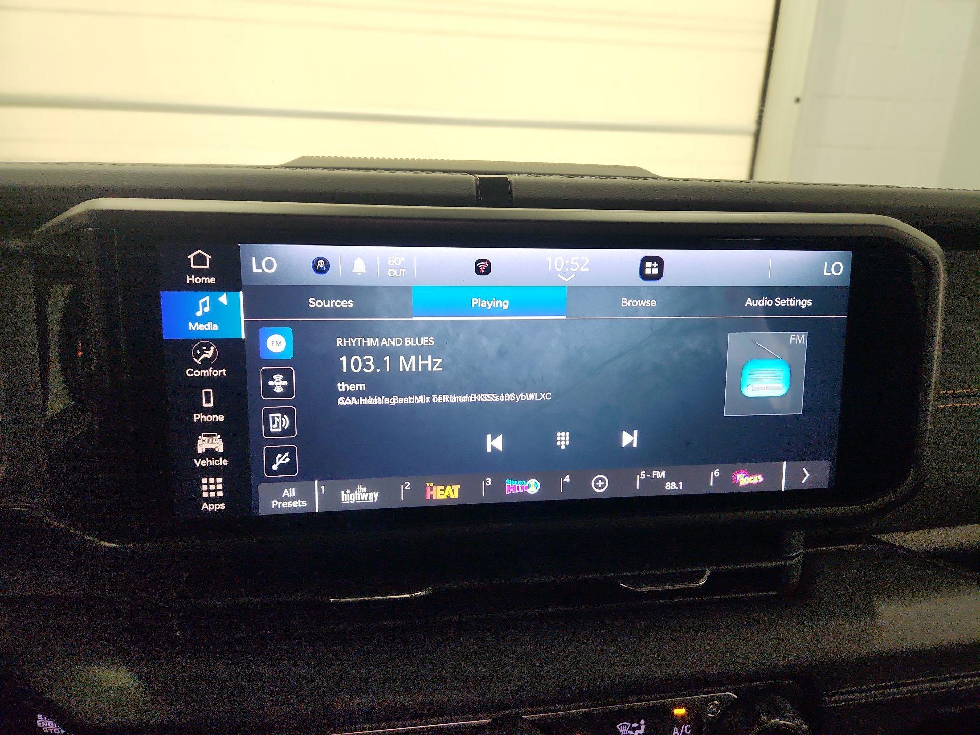 Thumbnail: 2024 Jeep Gladiator - 15