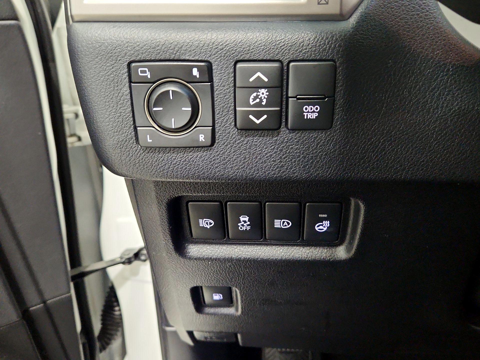 Thumbnail: 2023 Lexus GX - 13