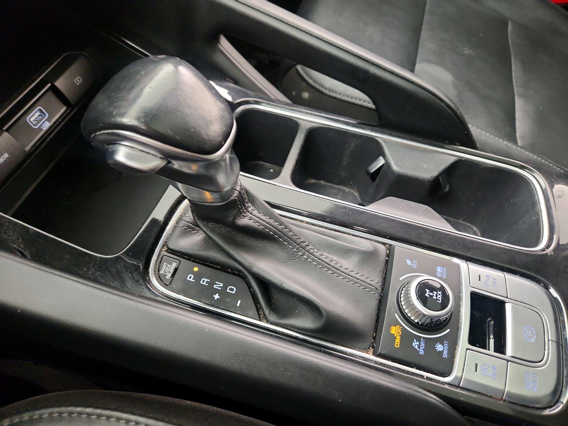 Thumbnail: 2020 Kia Telluride - 17