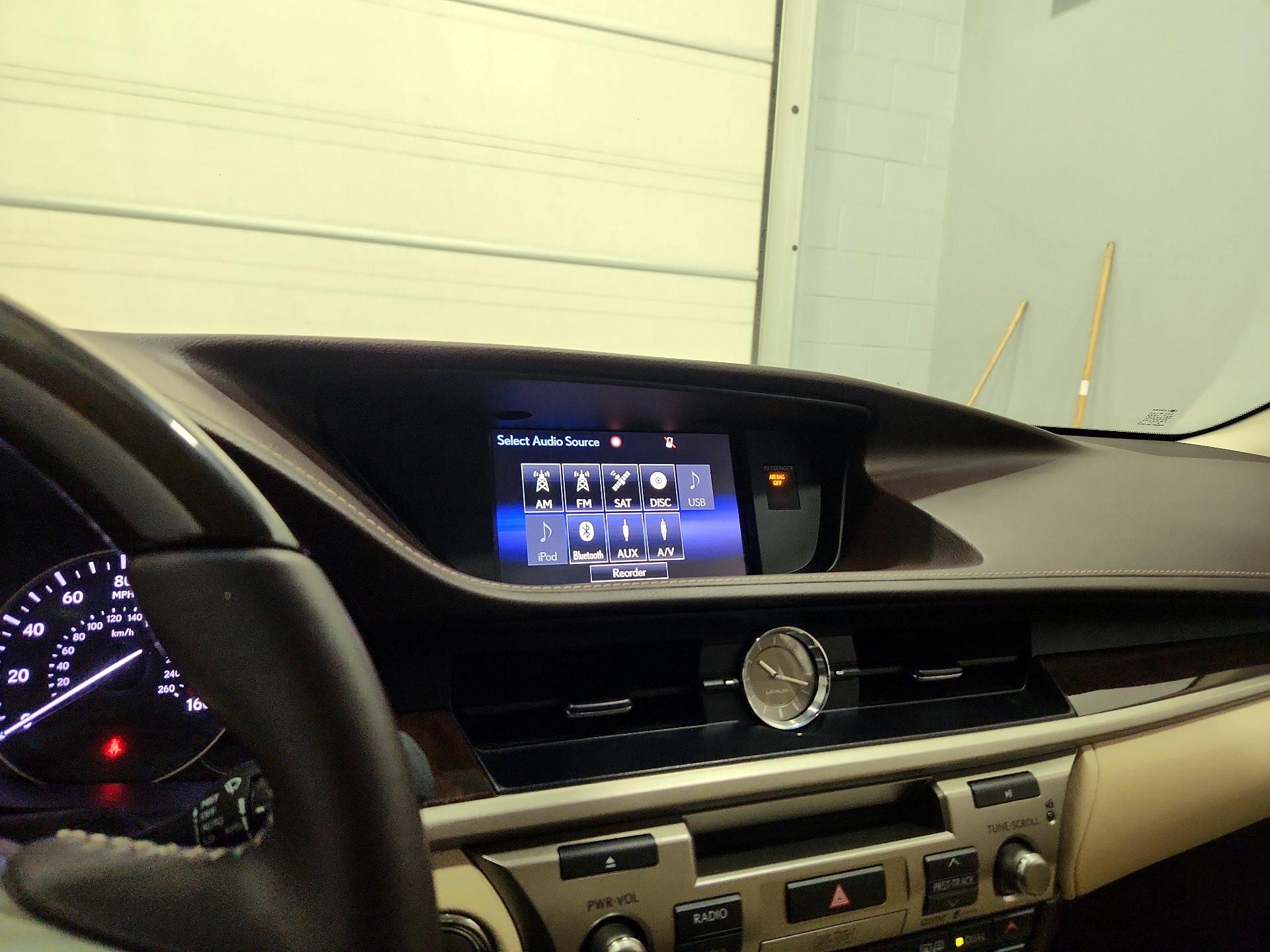 Thumbnail: 2016 Lexus ES - 16