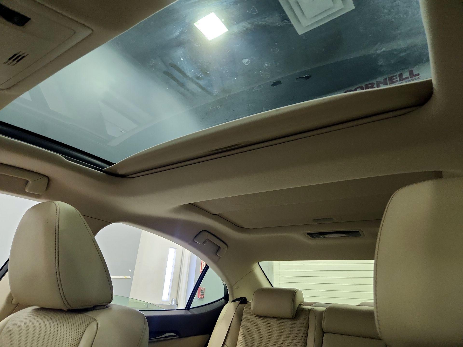 Thumbnail: 2016 Lexus ES - 20