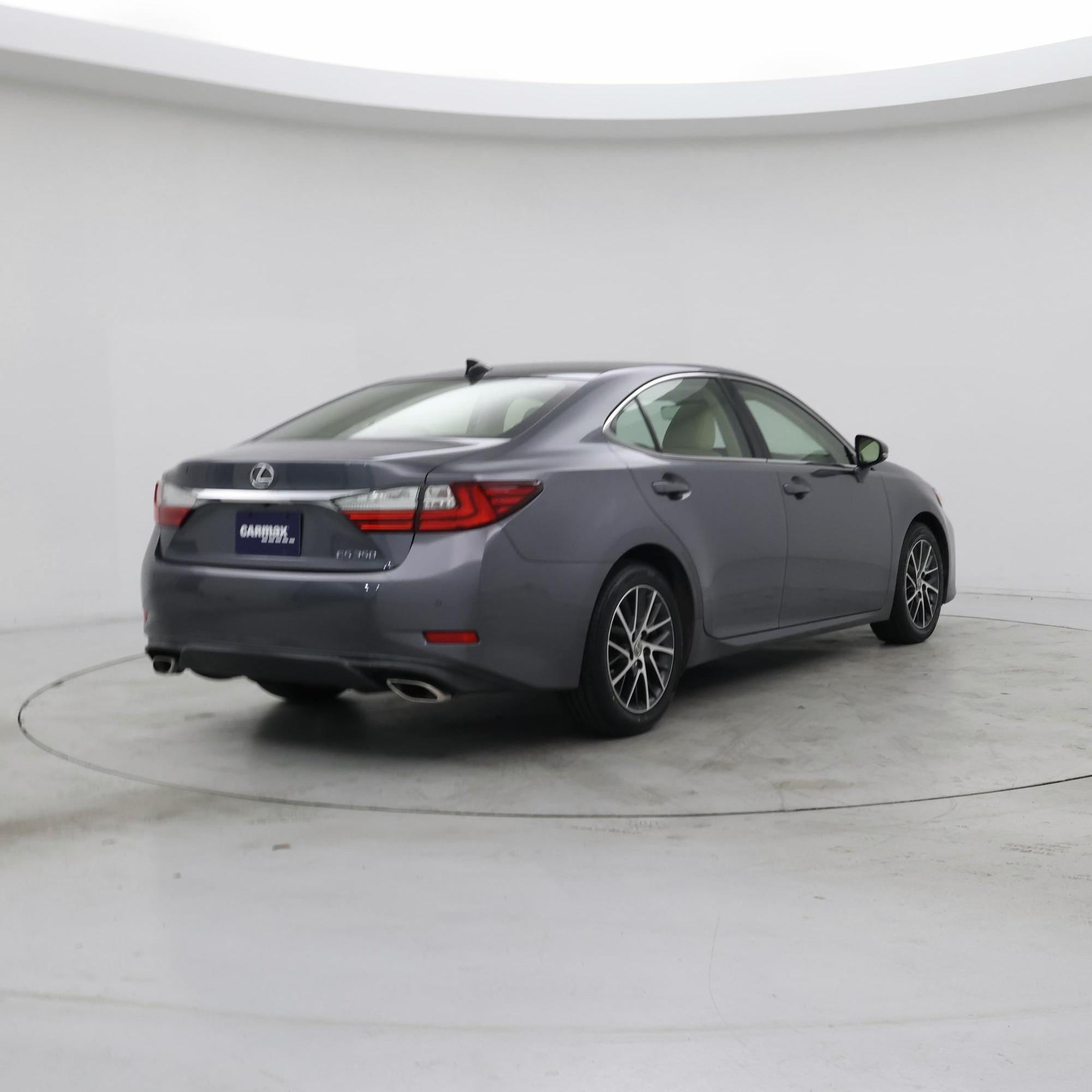 Thumbnail: 2016 Lexus ES - 8