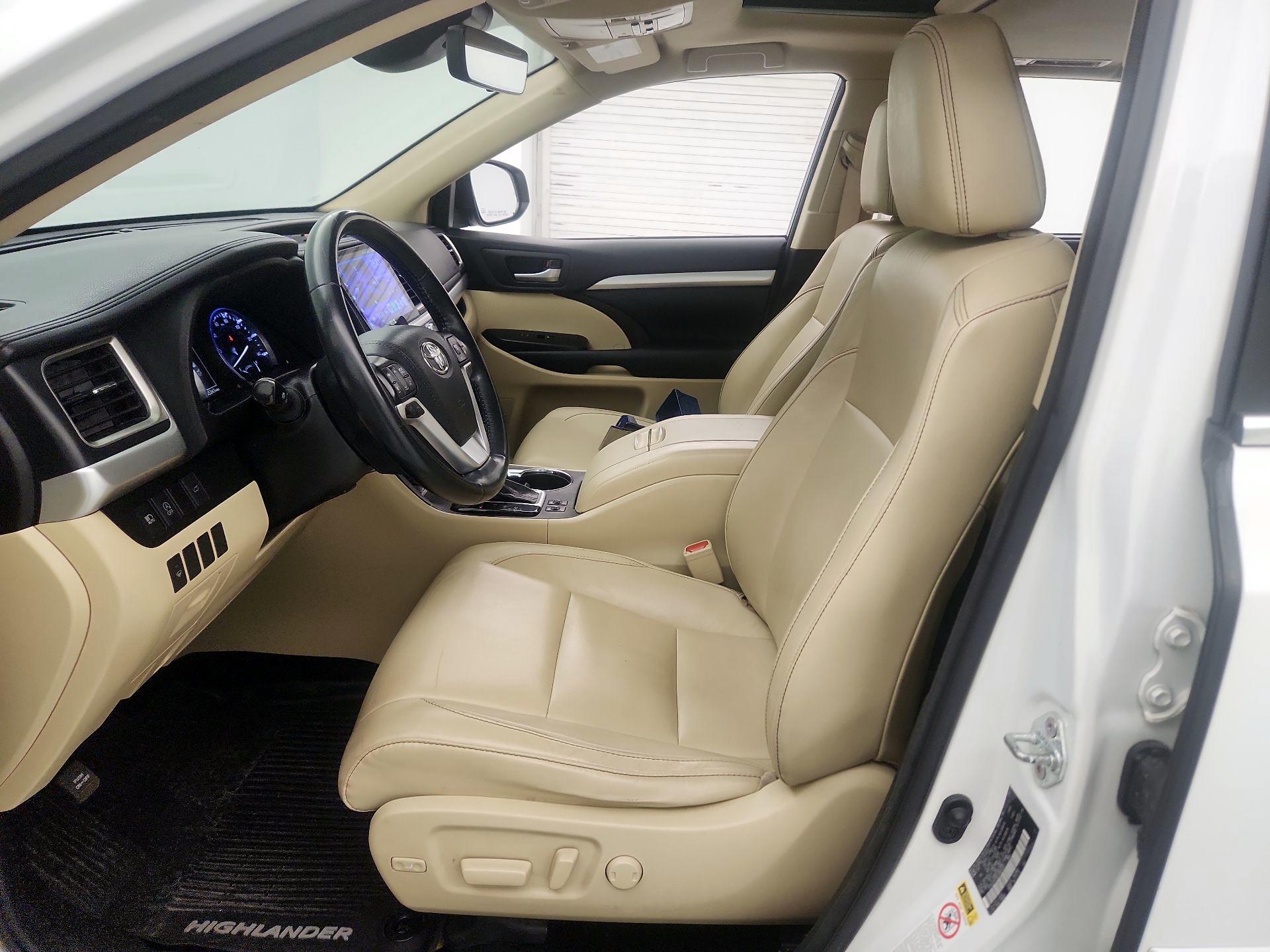 Thumbnail: 2018 Toyota Highlander - 11