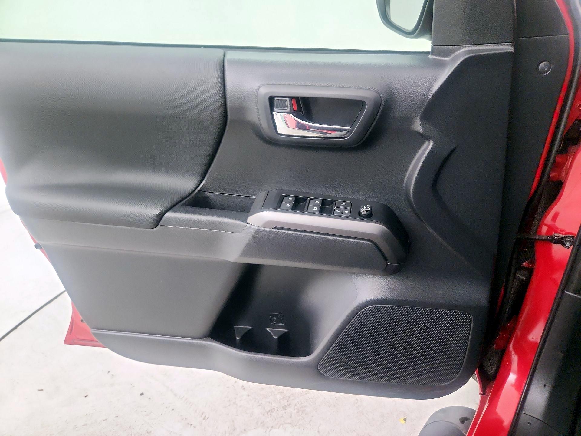 Thumbnail: 2023 Toyota Tacoma - 10