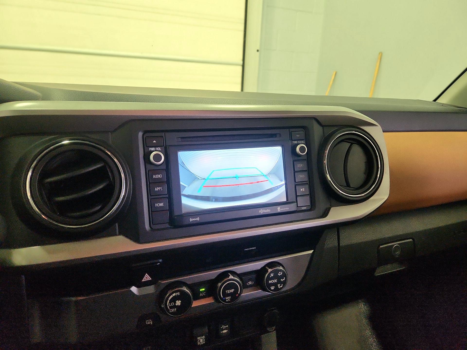 Thumbnail: 2019 Toyota Tacoma - 14