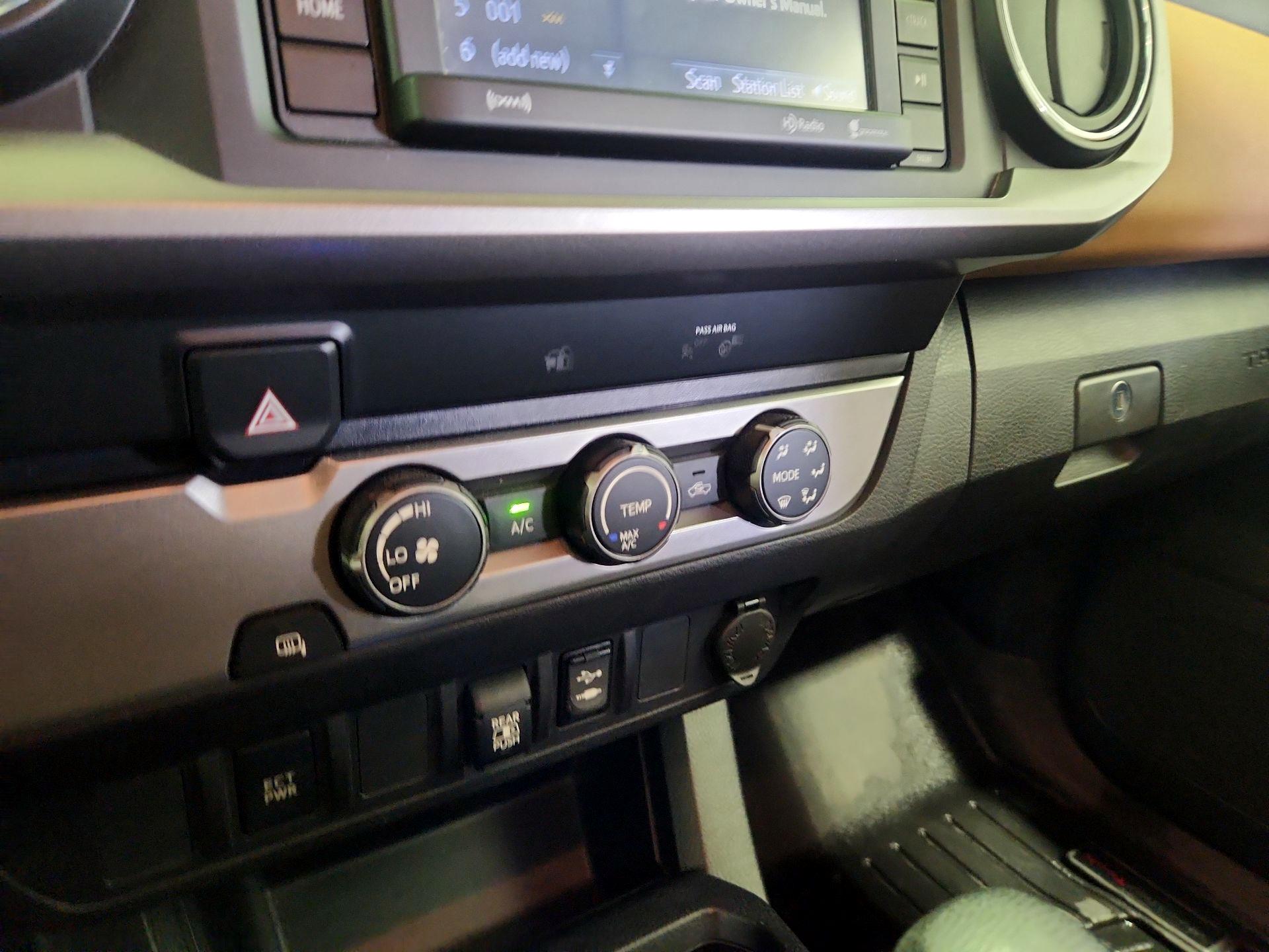 Thumbnail: 2019 Toyota Tacoma - 16