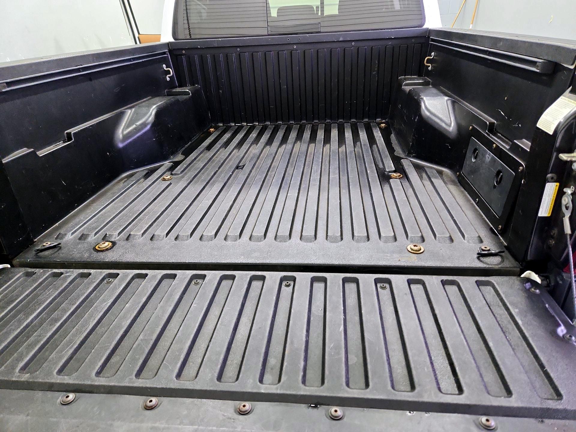 Thumbnail: 2019 Toyota Tacoma - 20