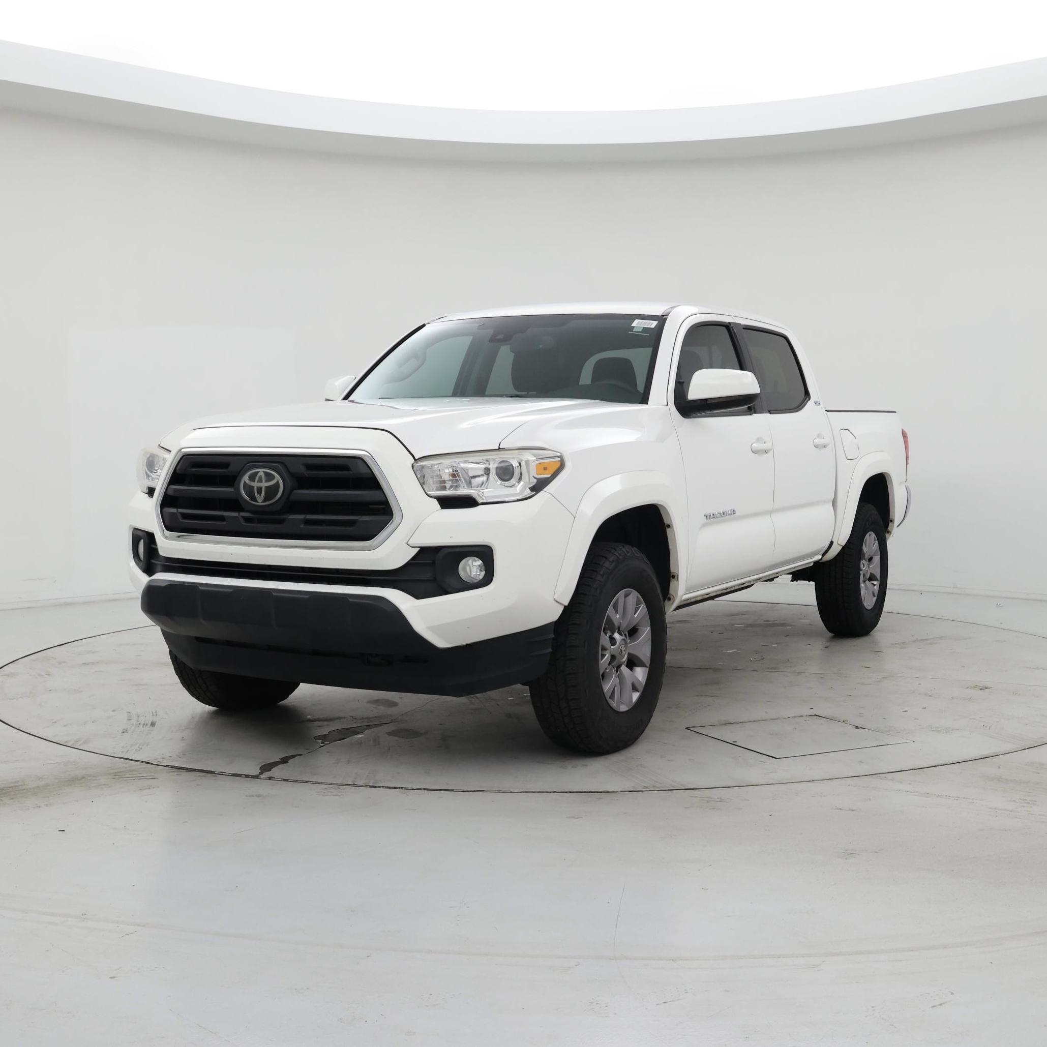 Thumbnail: 2019 Toyota Tacoma - 4
