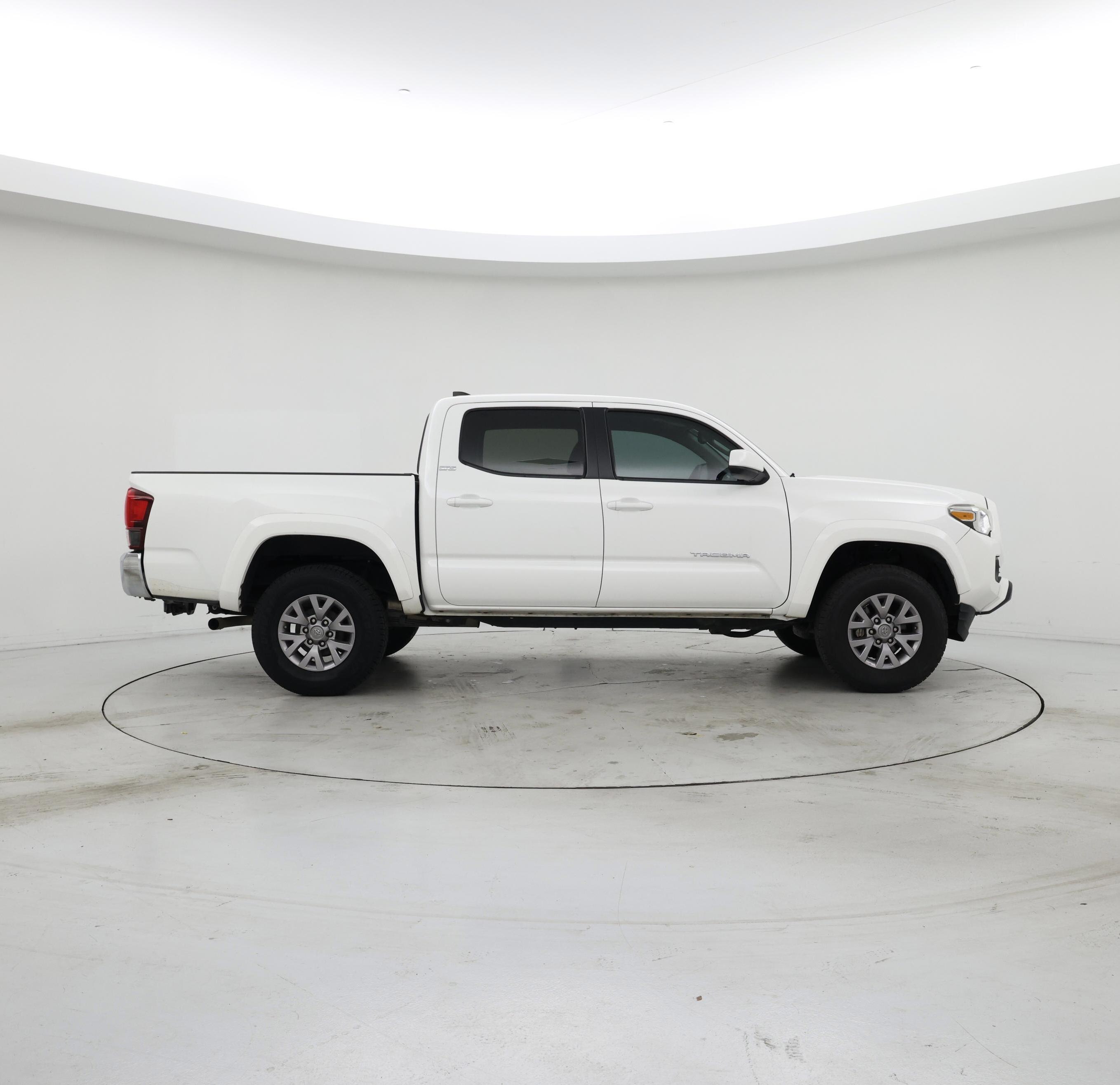 Thumbnail: 2019 Toyota Tacoma - 7