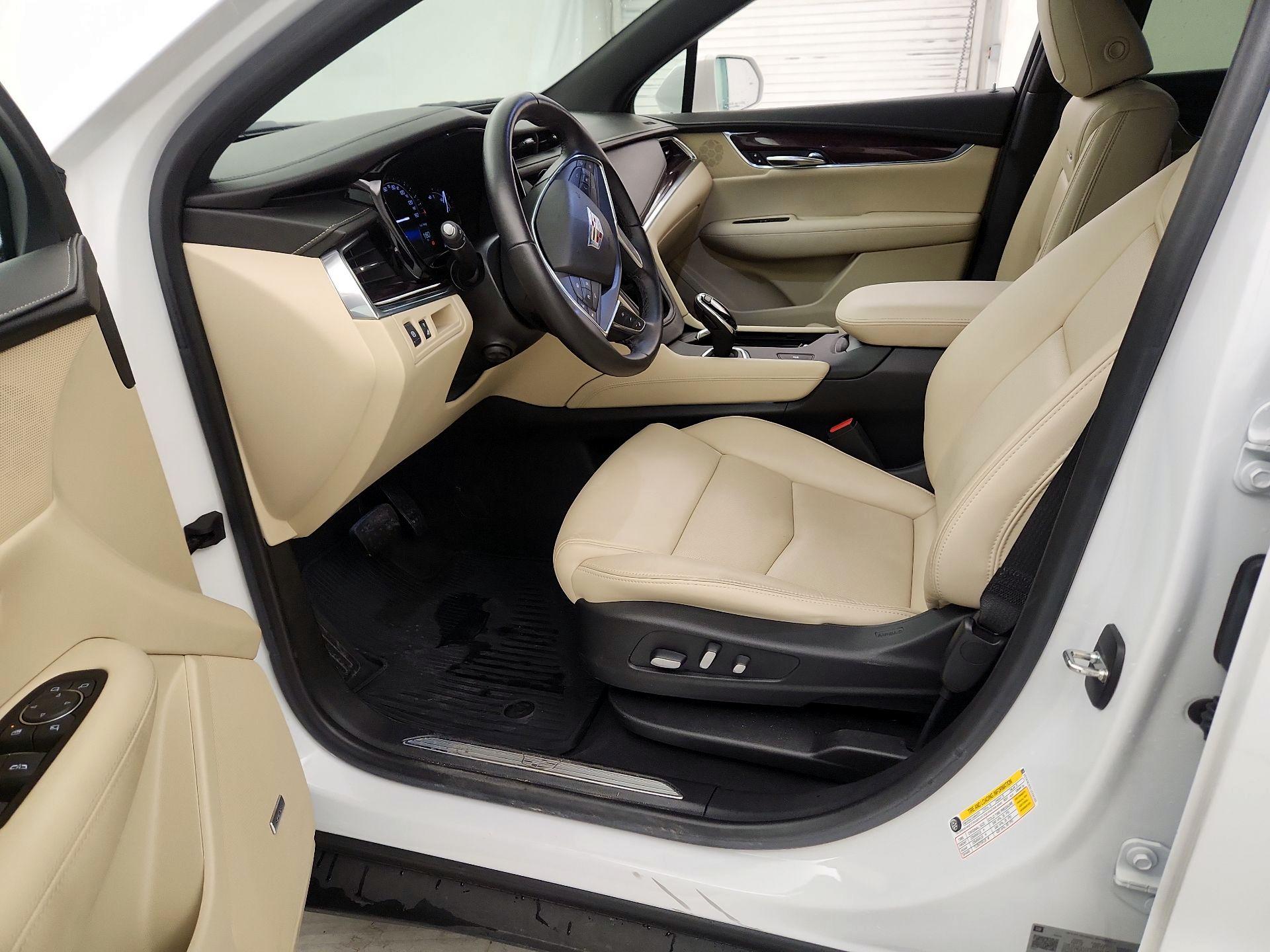 Thumbnail: 2018 Cadillac XT5 - 9