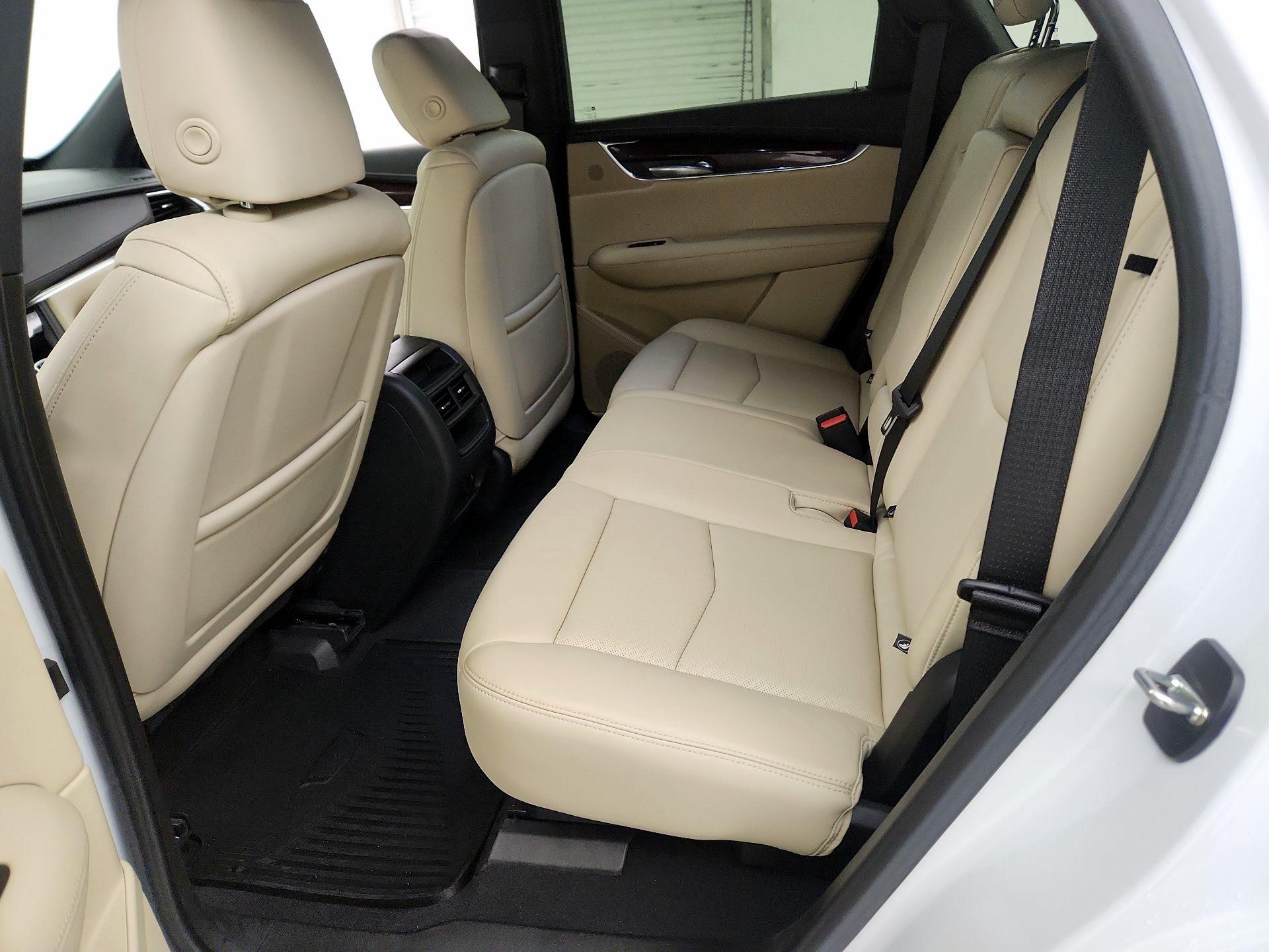 Thumbnail: 2018 Cadillac XT5 - 17