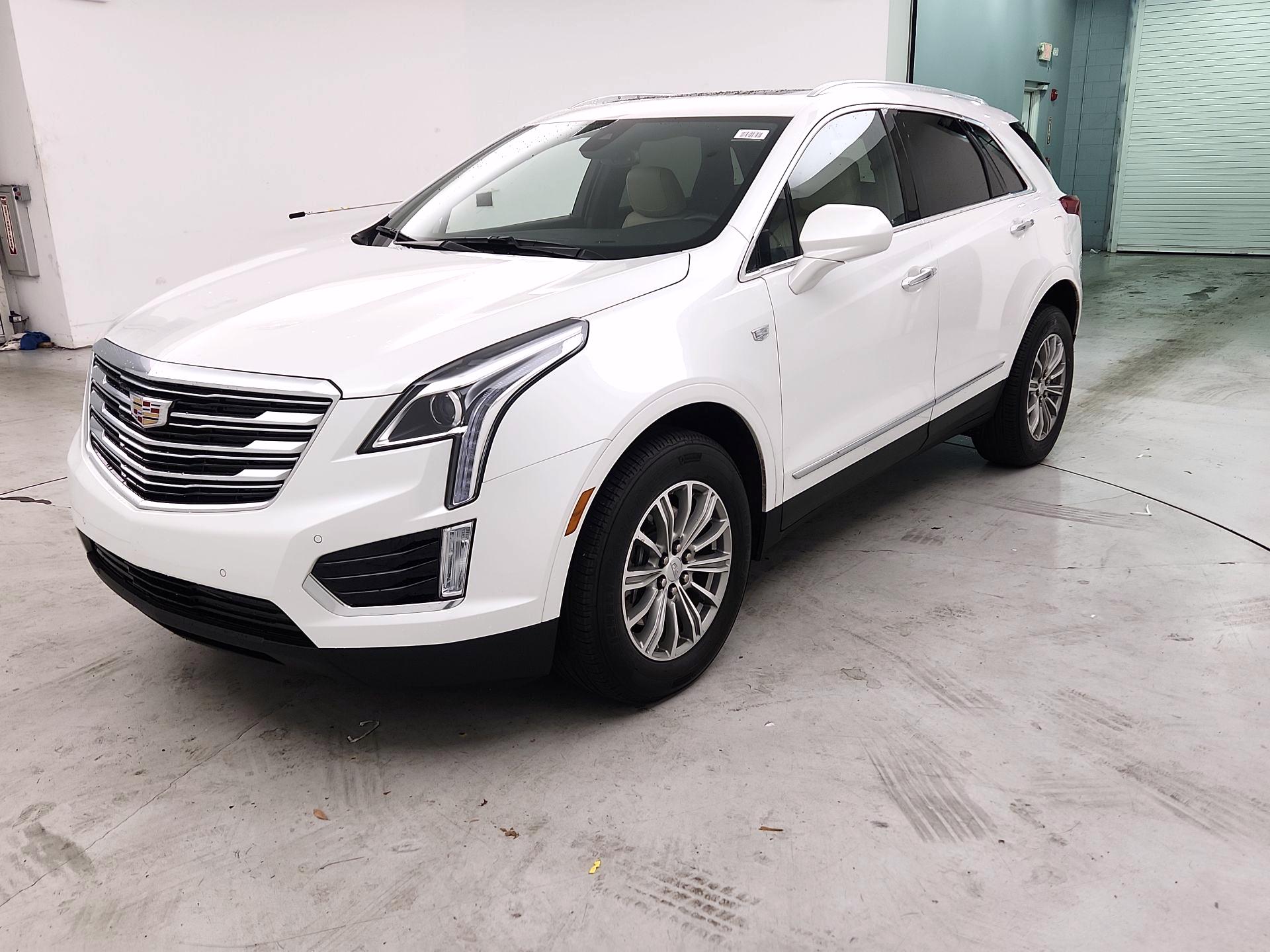Thumbnail: 2018 Cadillac XT5 - 3