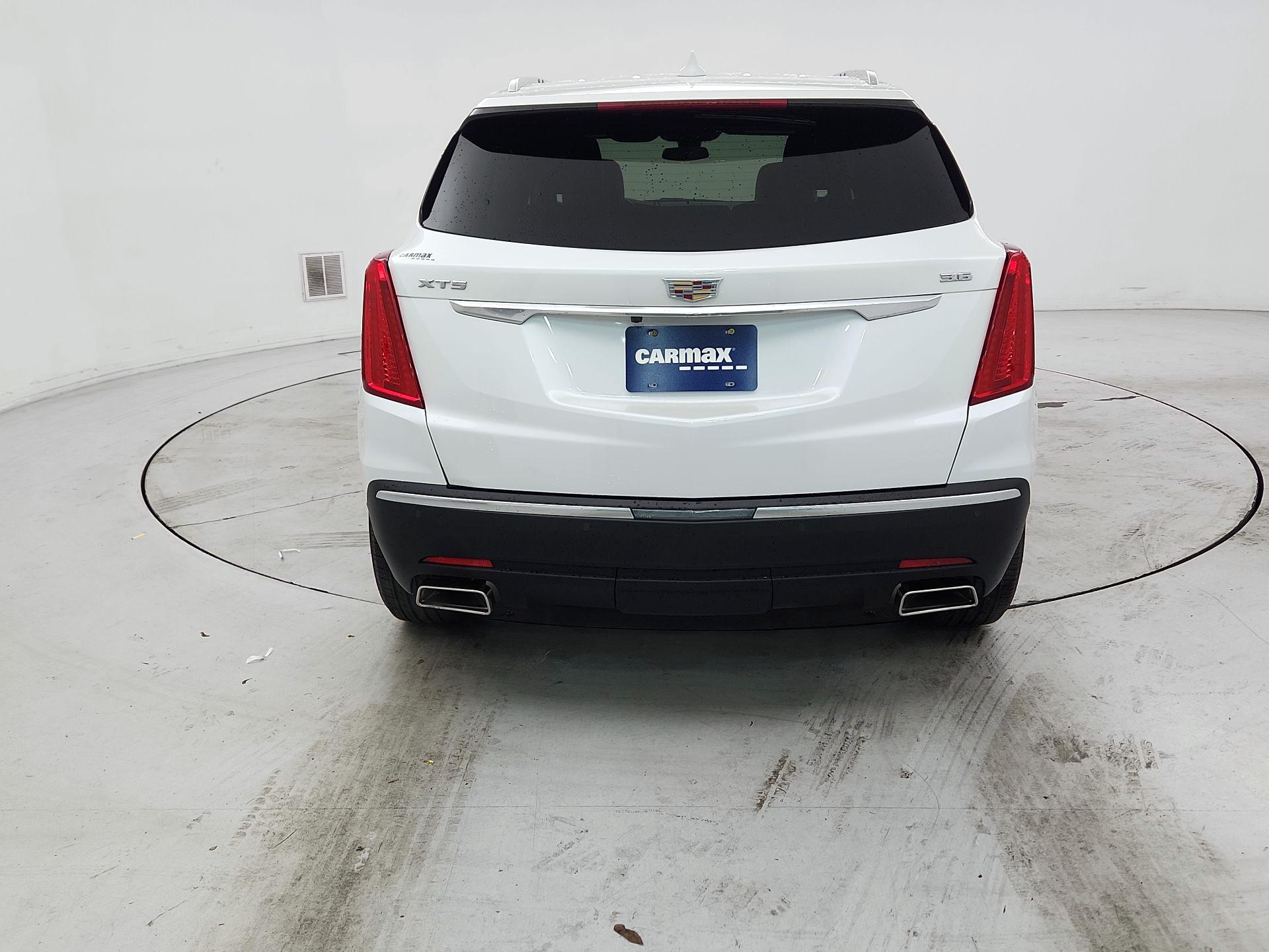 Thumbnail: 2018 Cadillac XT5 - 6