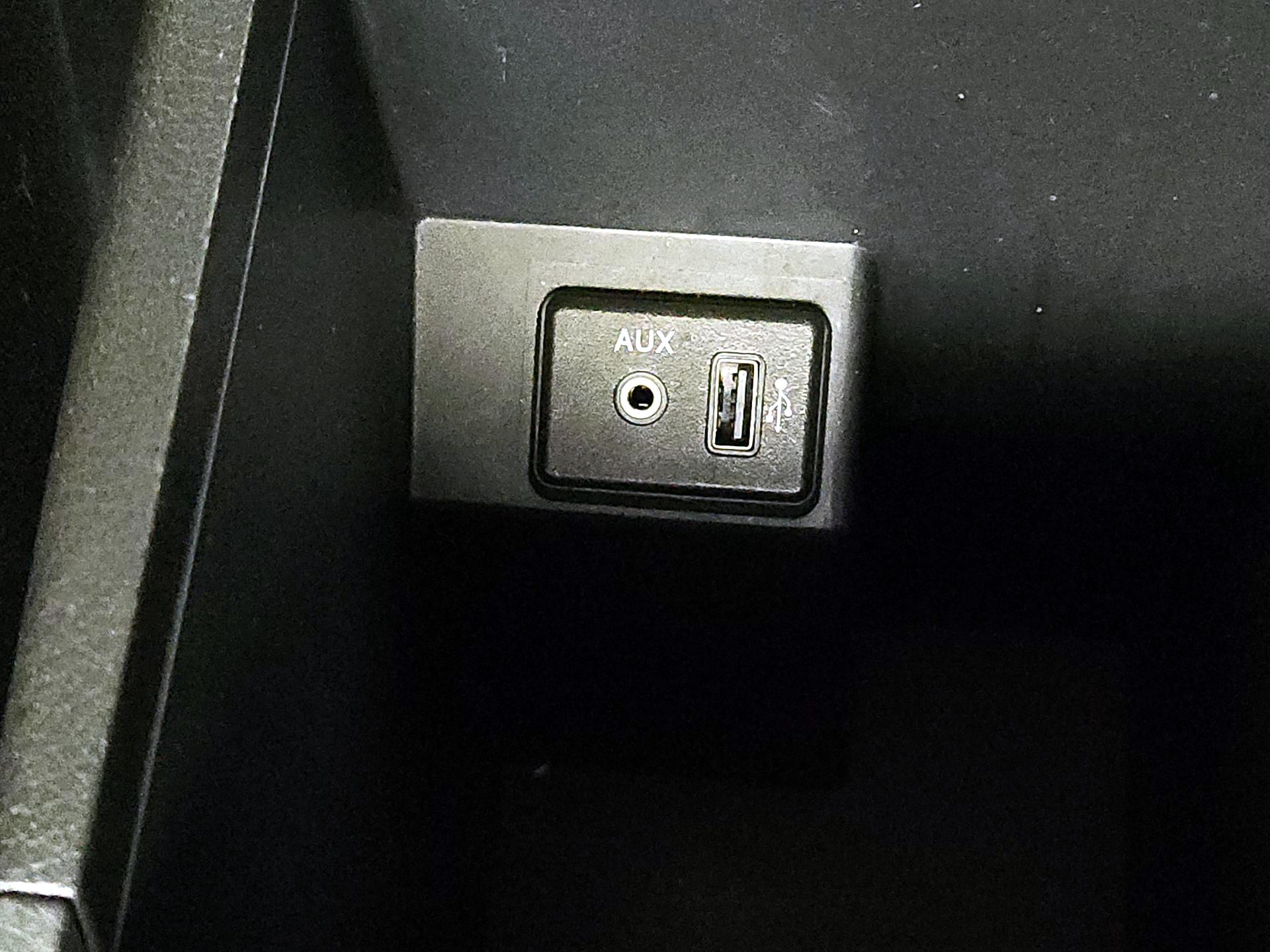 Thumbnail: 2018 Nissan Sentra - 18