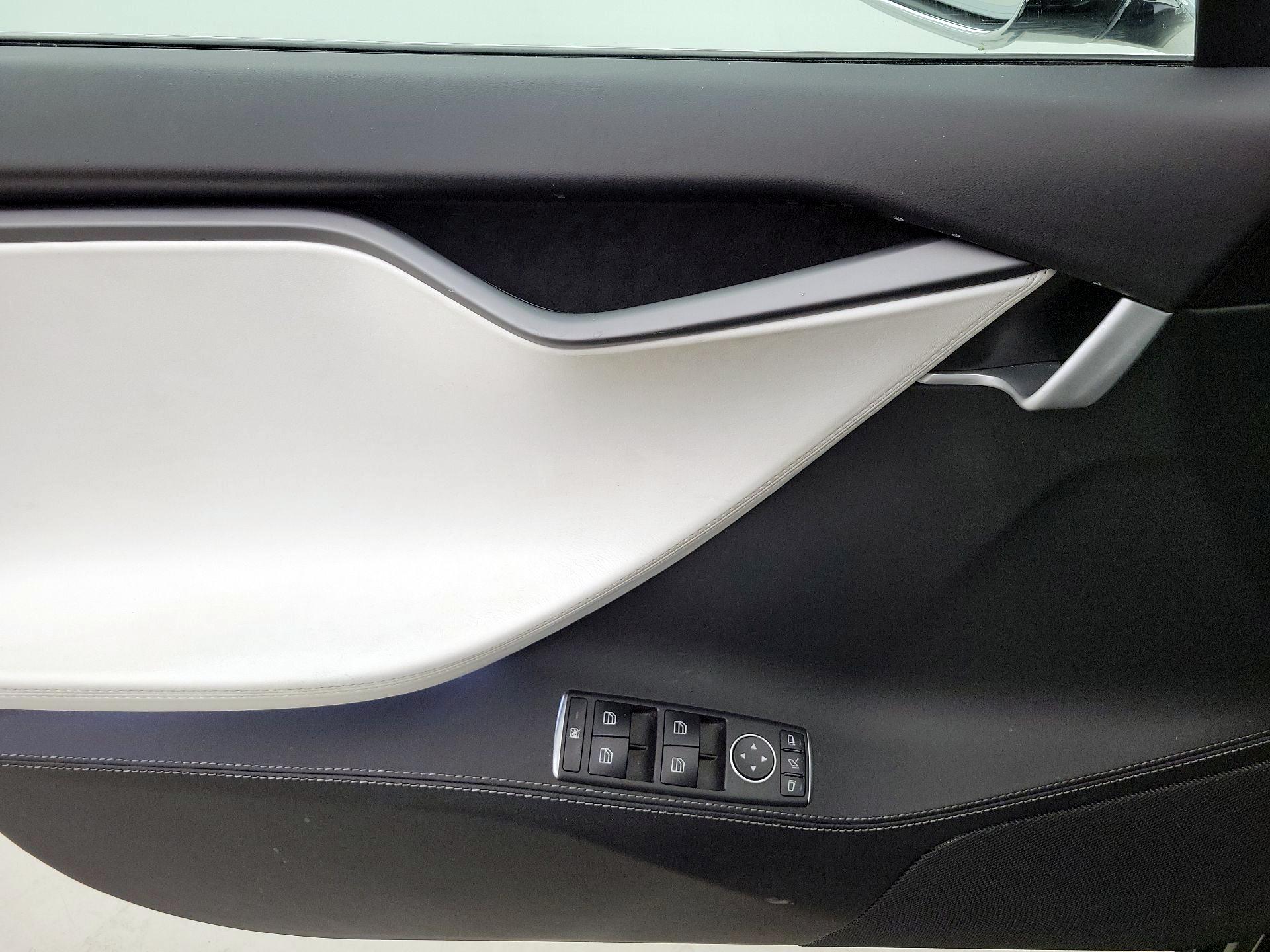 Thumbnail: 2019 Tesla Model S - 12