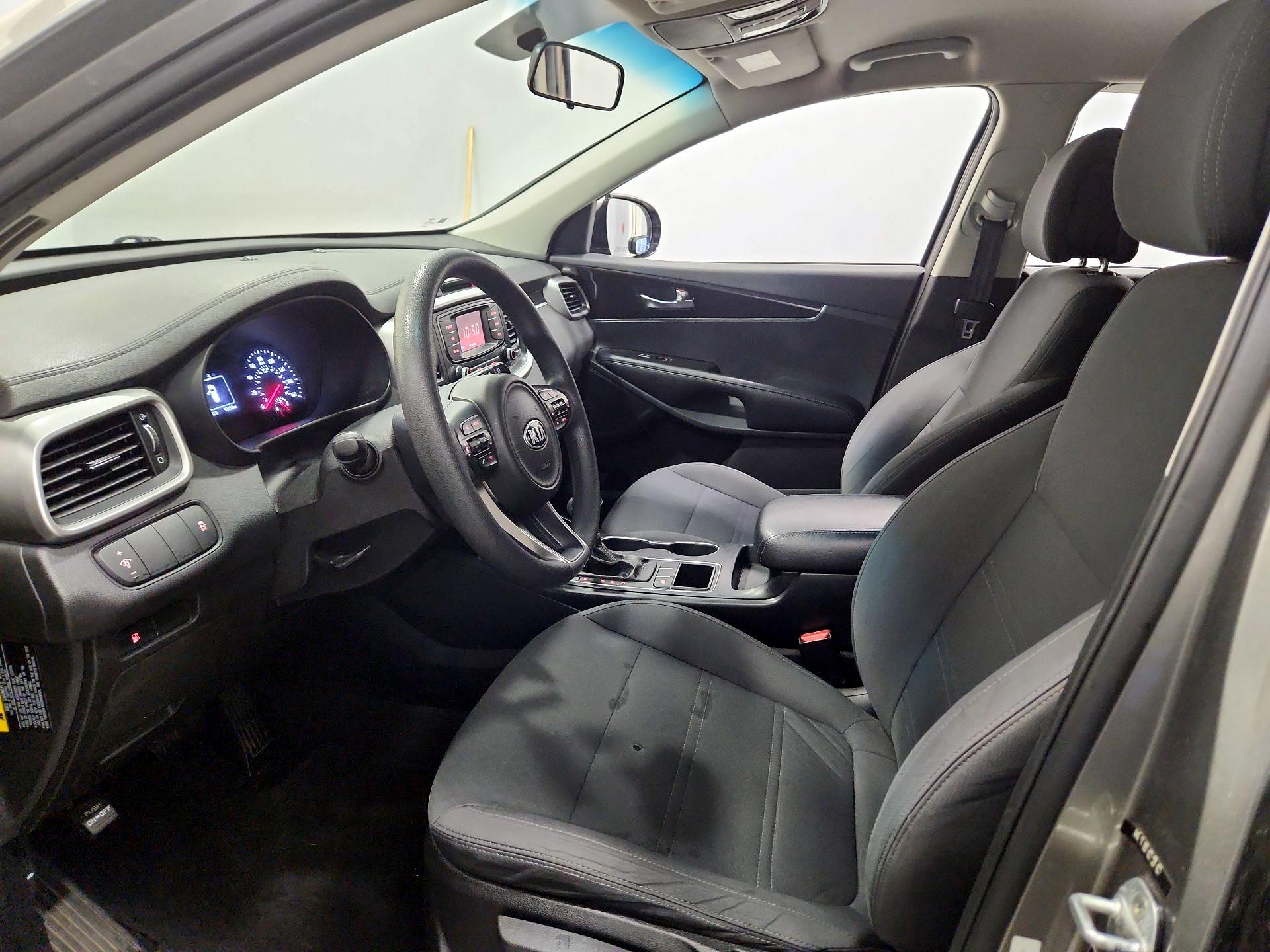 Thumbnail: 2016 Kia Sorento - 11