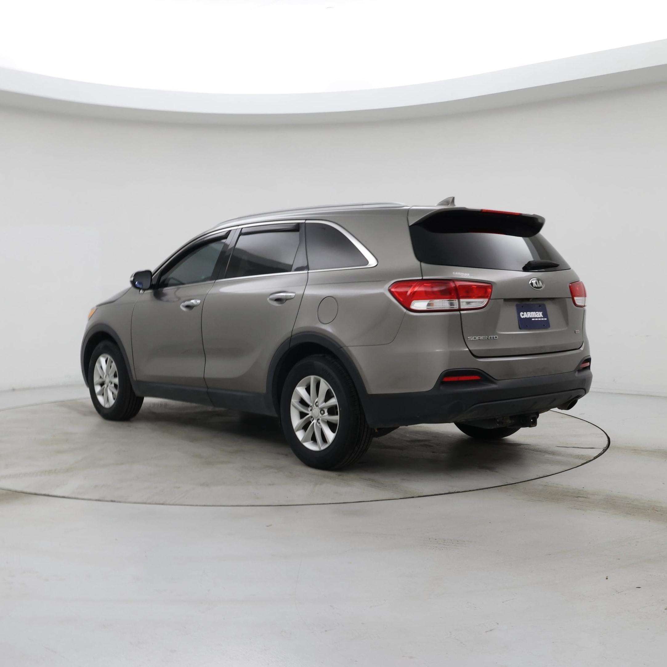 Thumbnail: 2016 Kia Sorento - 2