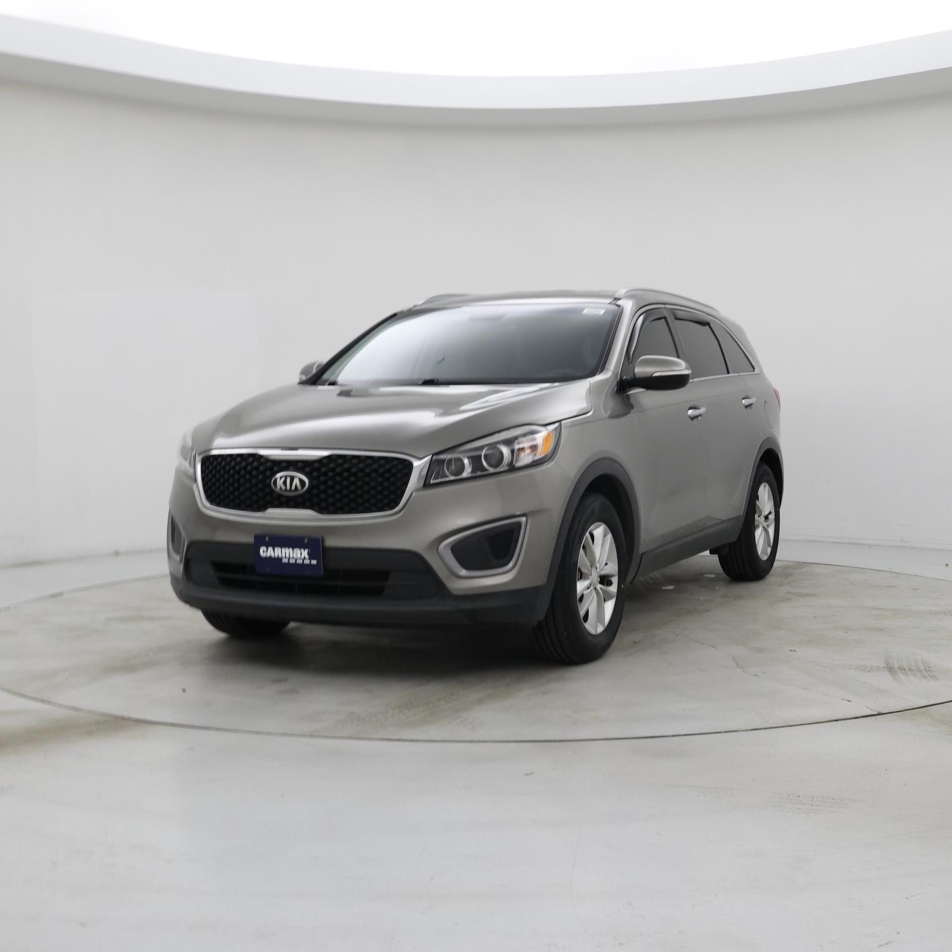 Thumbnail: 2016 Kia Sorento - 4
