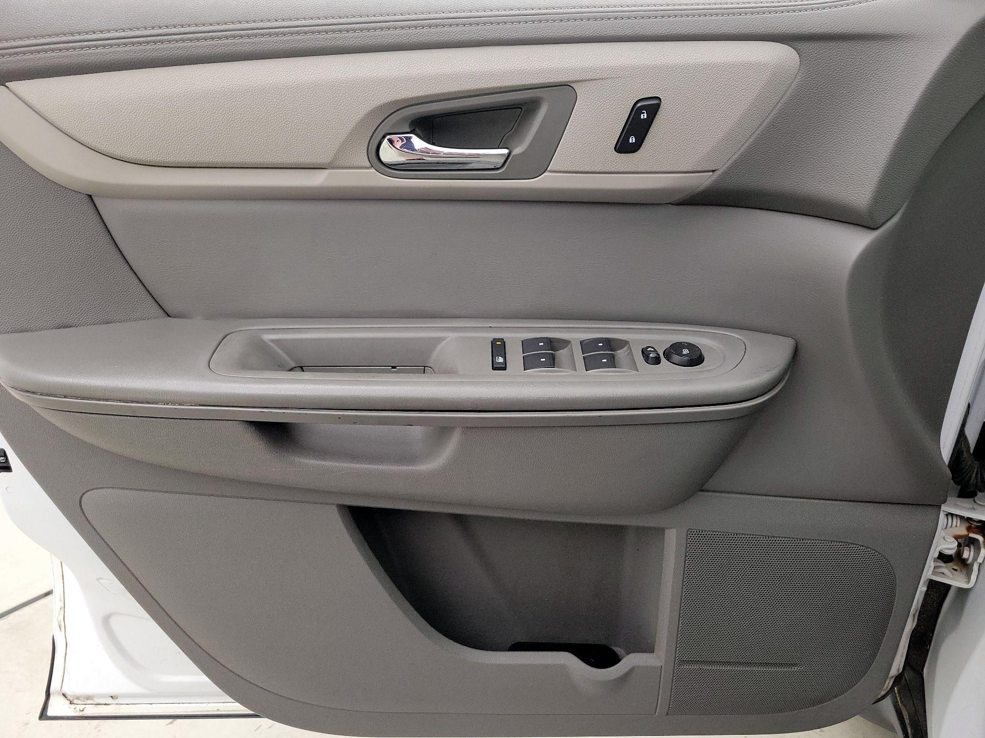 Thumbnail: 2017 Chevrolet Traverse - 12