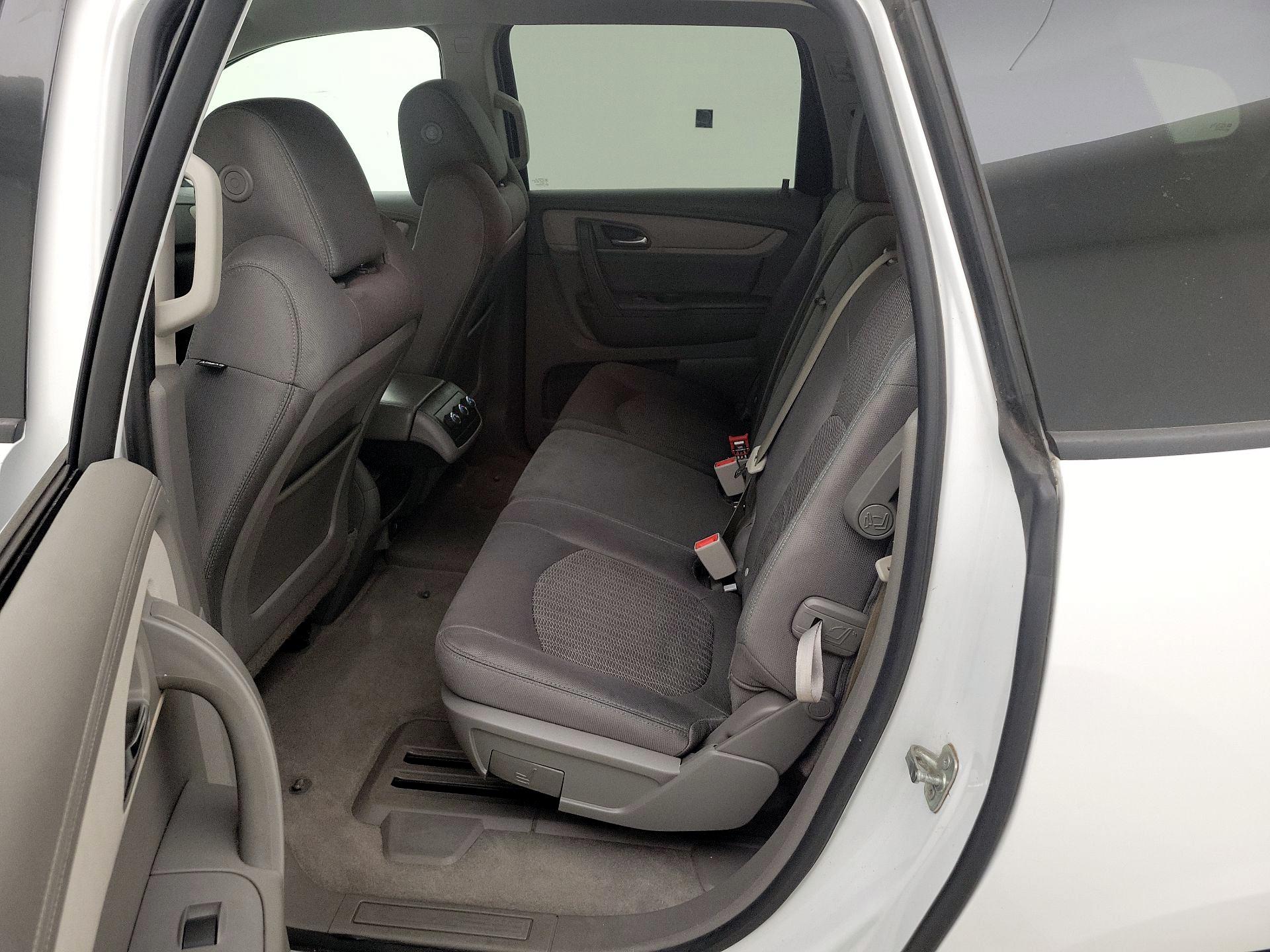 Thumbnail: 2017 Chevrolet Traverse - 19