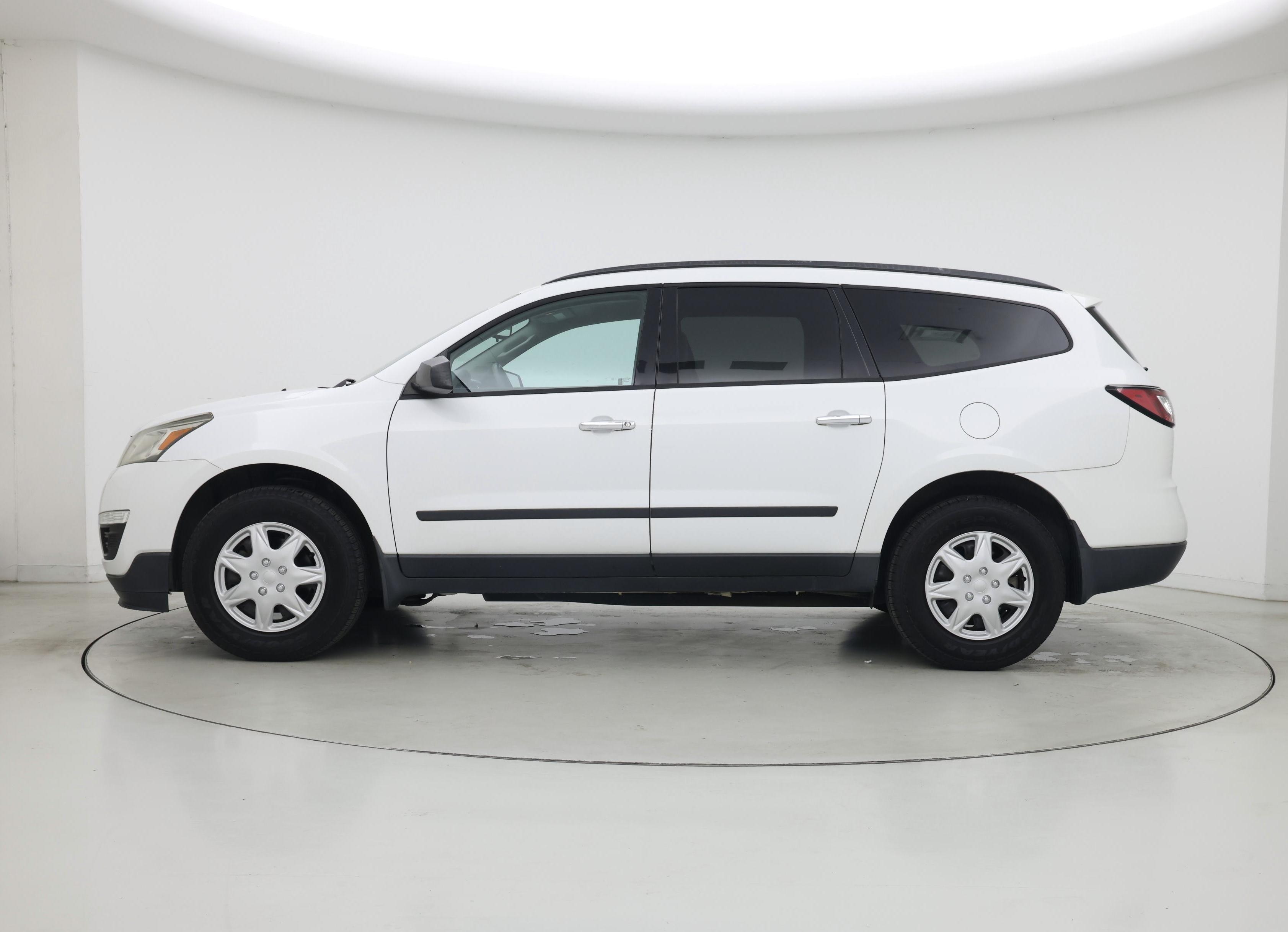 Thumbnail: 2017 Chevrolet Traverse - 3